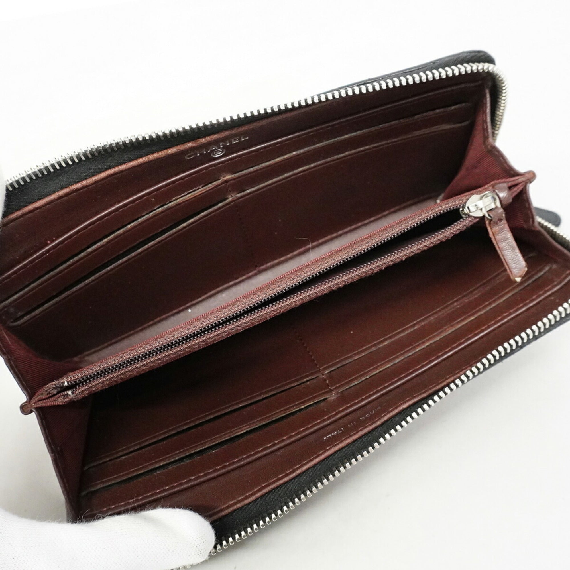 Chanel Black Leather Long Wallet (Bi-Fold) (Pre-Owned)