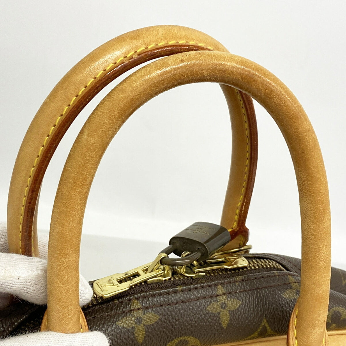 Louis Vuitton Brown Handbag (Pre-Owned)