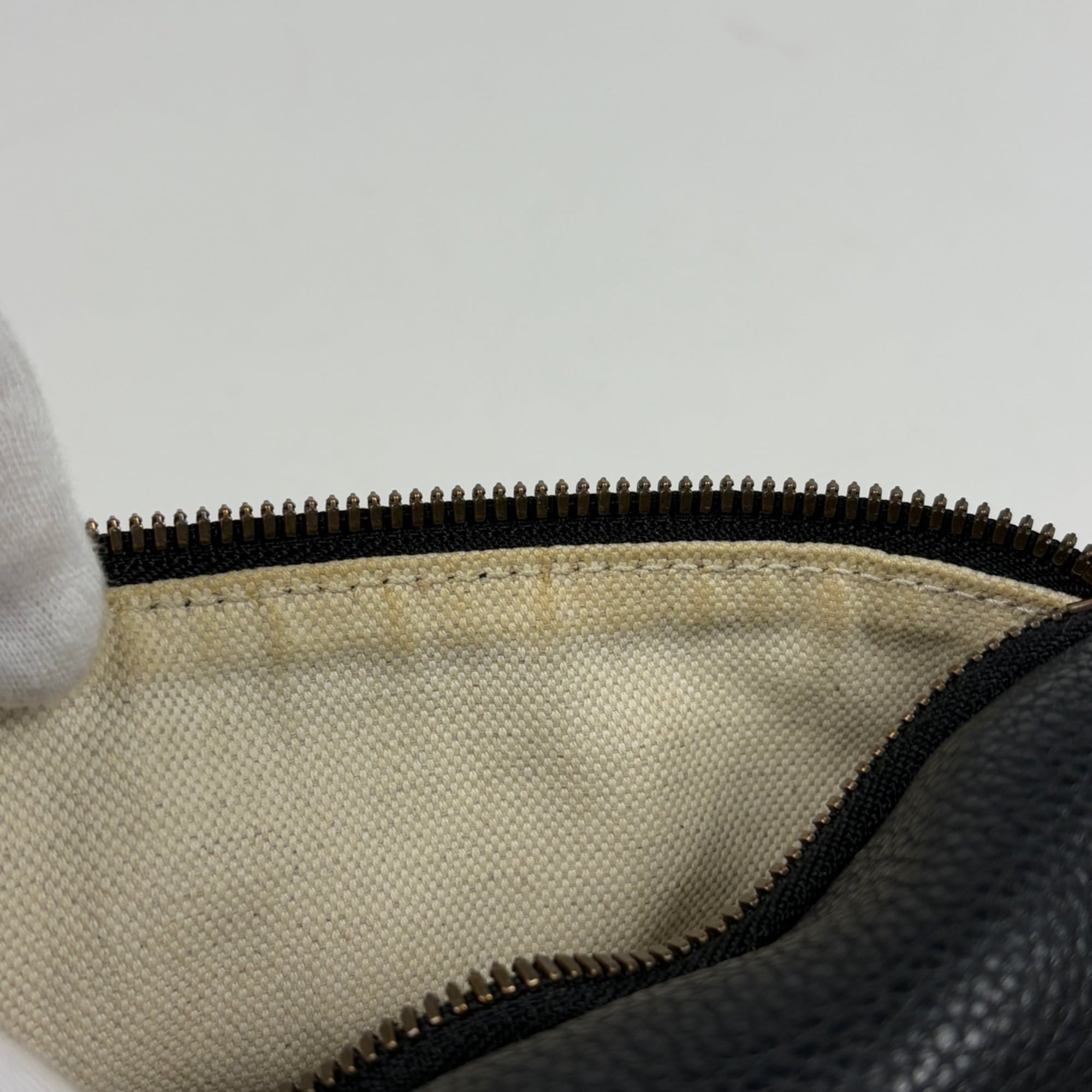 Gucci Black Leather Fanny Pack (Pre-Owned)