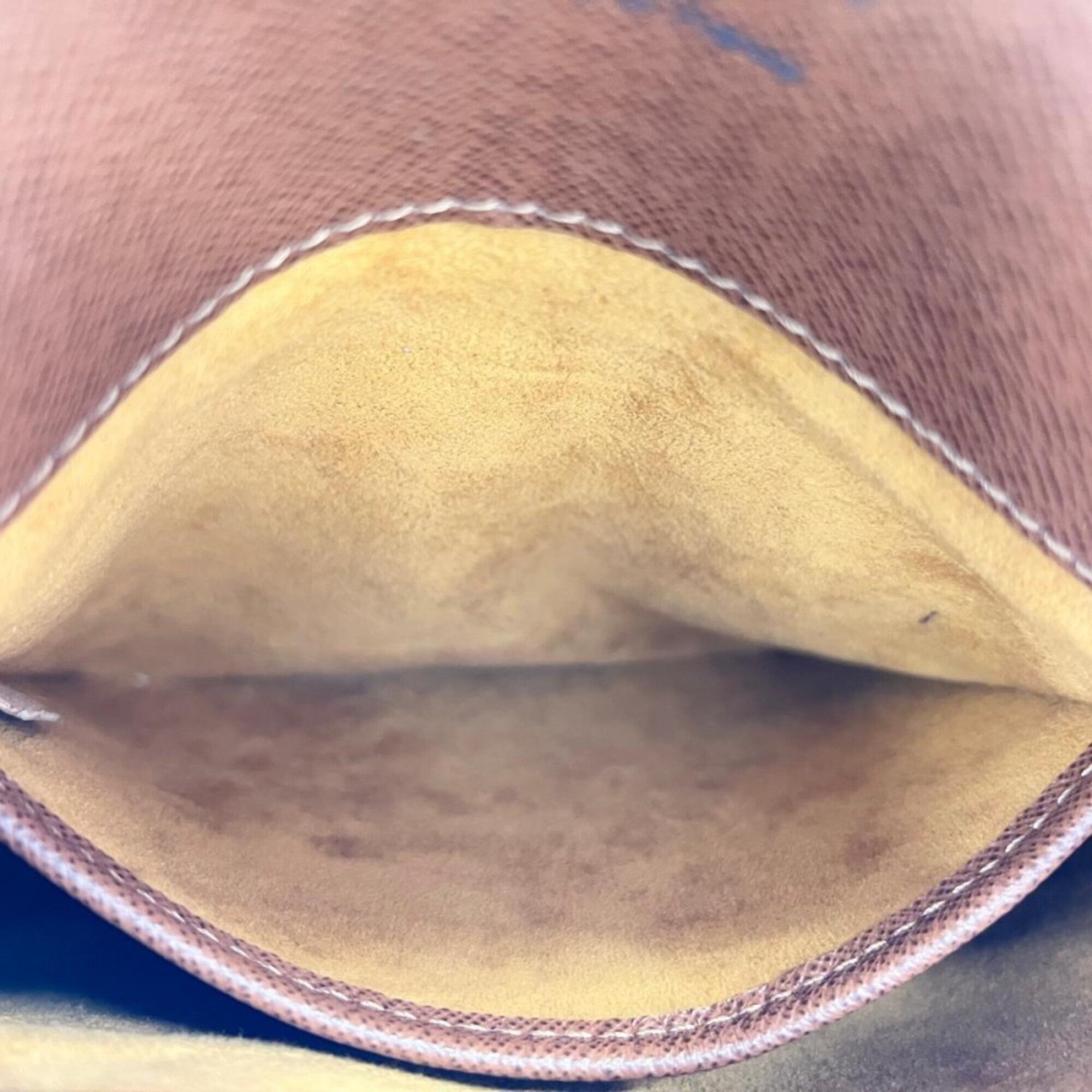 Louis Vuitton Brown Monogram Canvas Shoulder Bag (Pre-Owned)