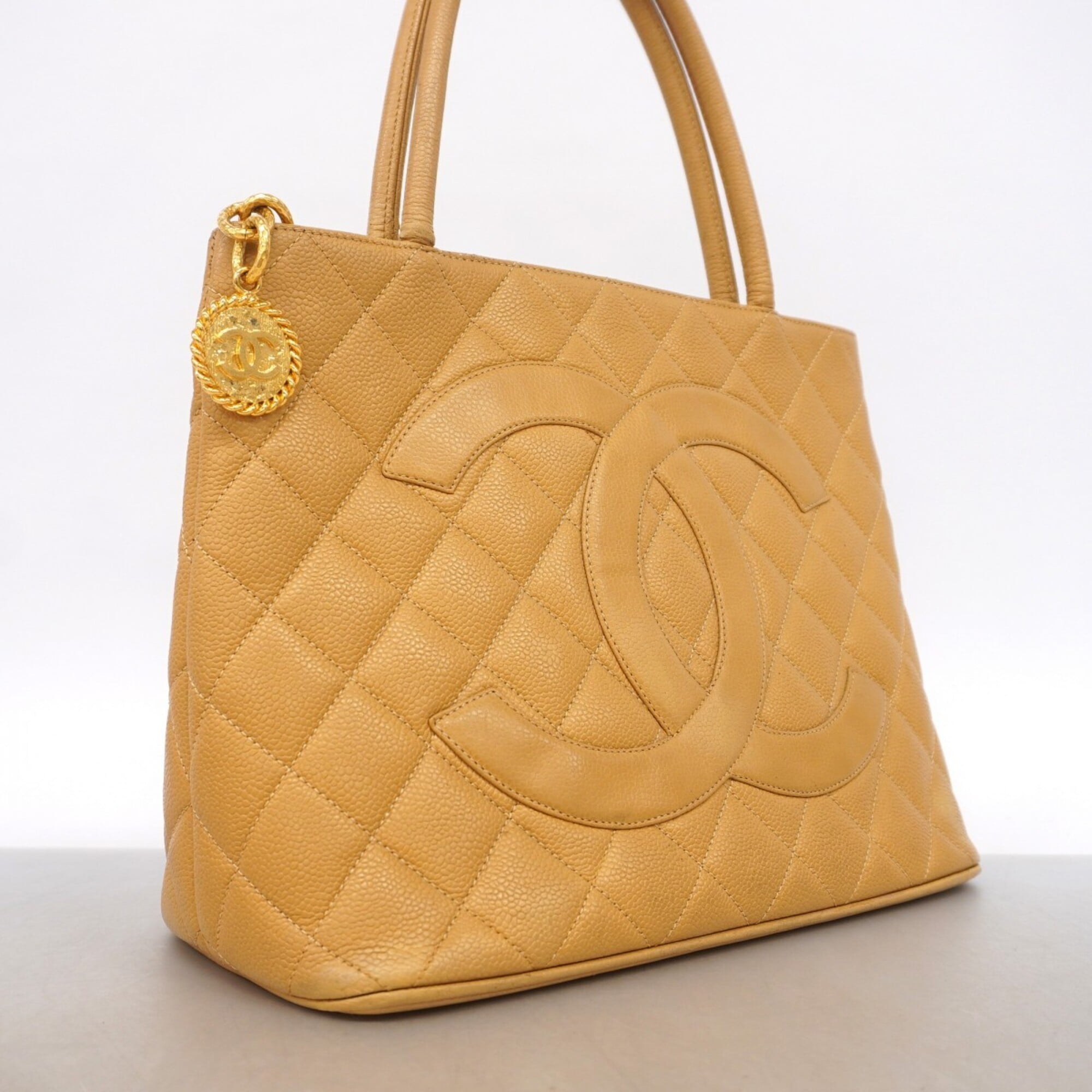 Chanel Beige Grained Calfskin Tote Bag (Pre-Owned)