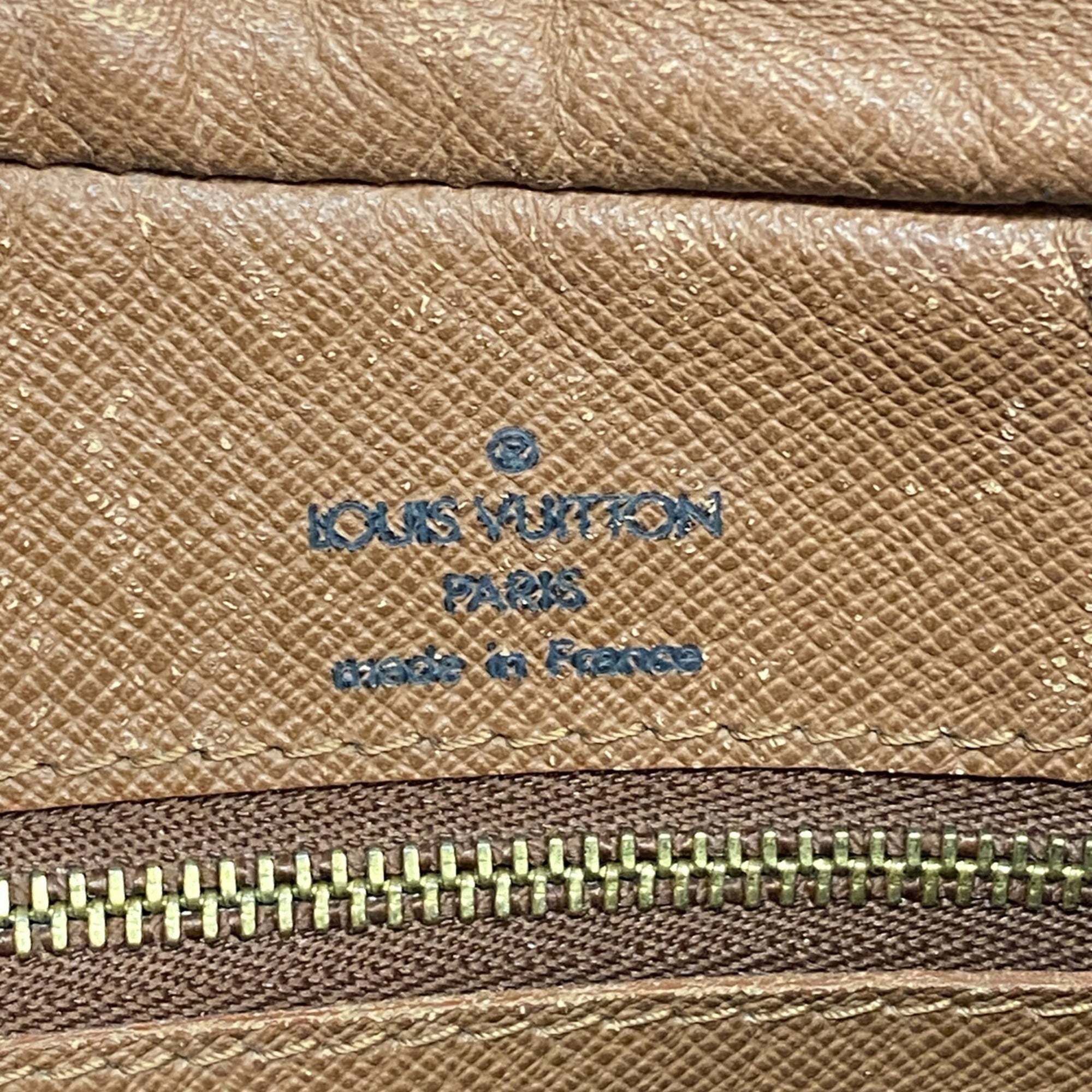 Louis Vuitton Brown Shoulder Bag (Pre-Owned)