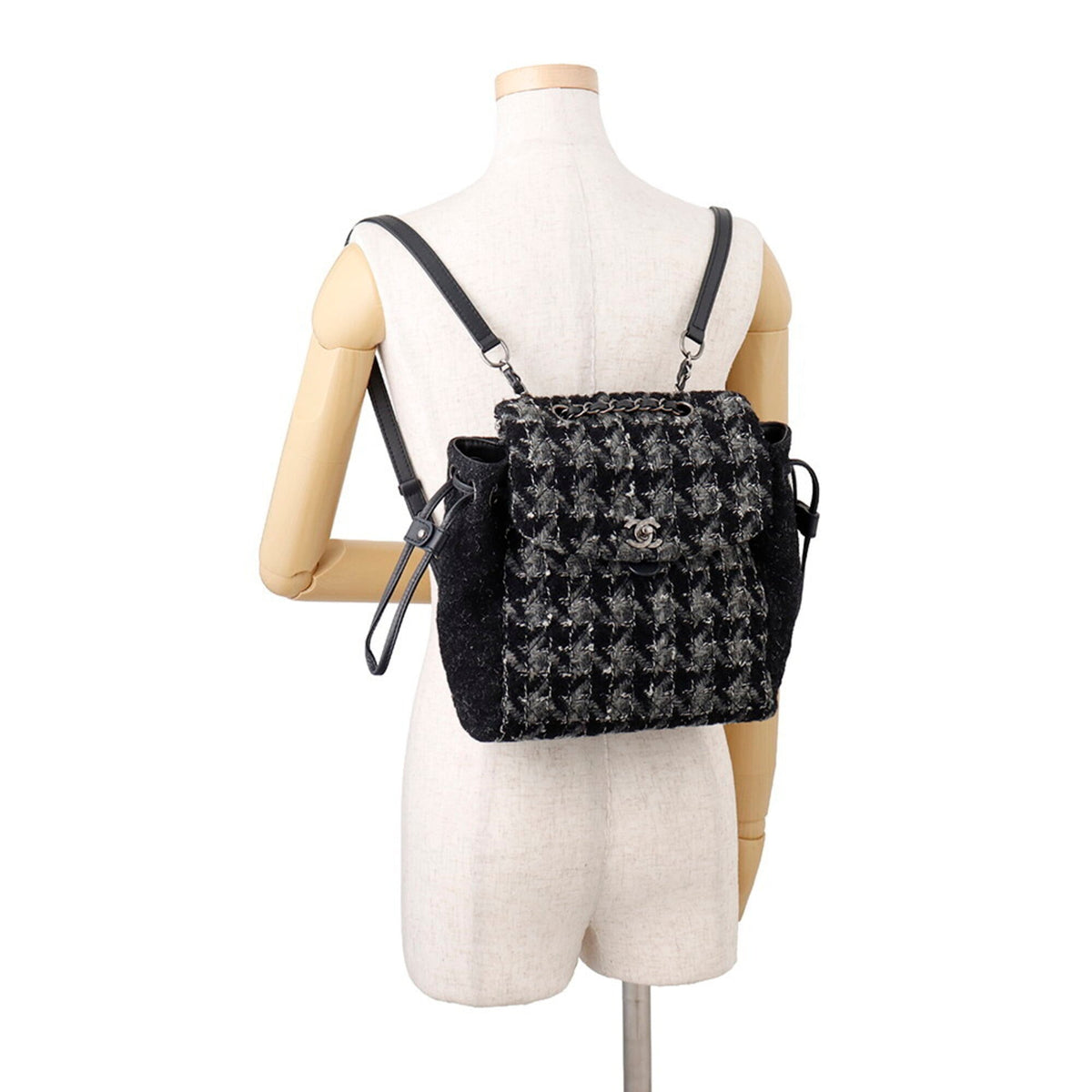 Chanel Black Gray Tweed Handbag (Pre-Owned)