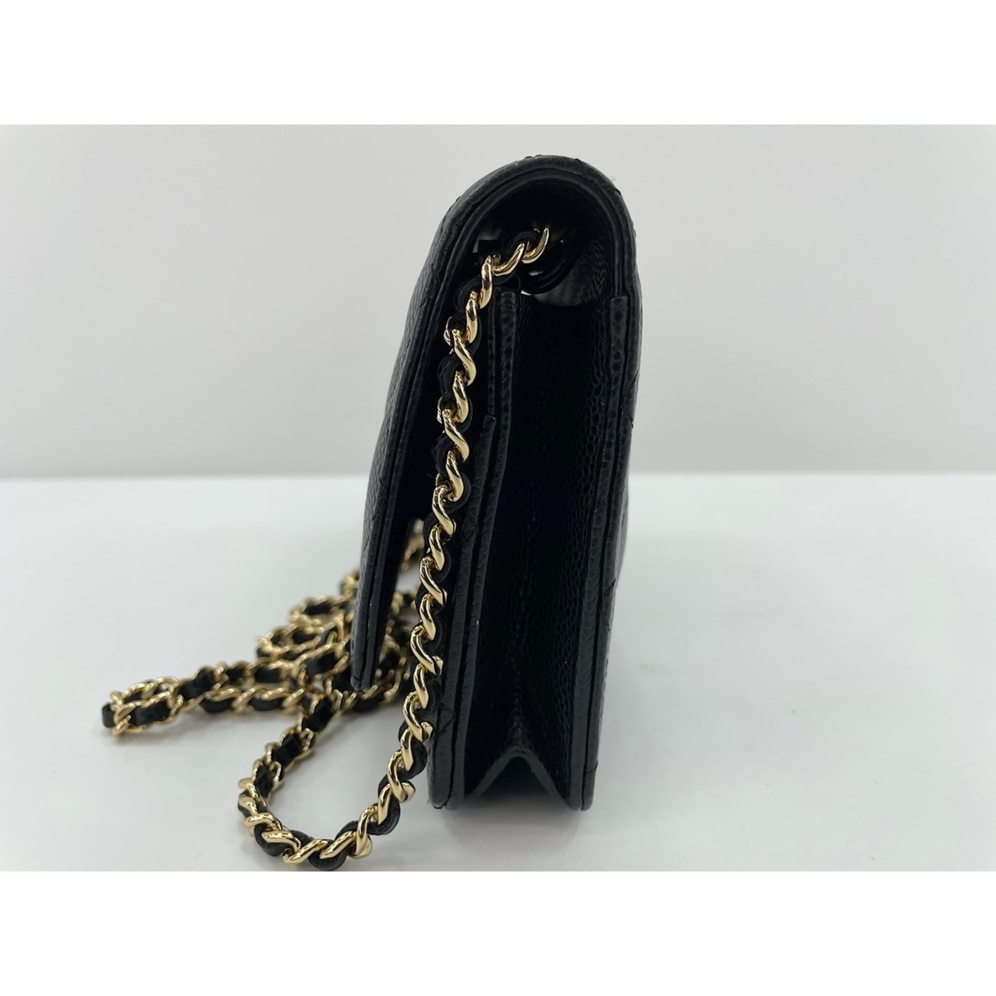 Chanel Black Shoulder Bag (Pre-Owned)