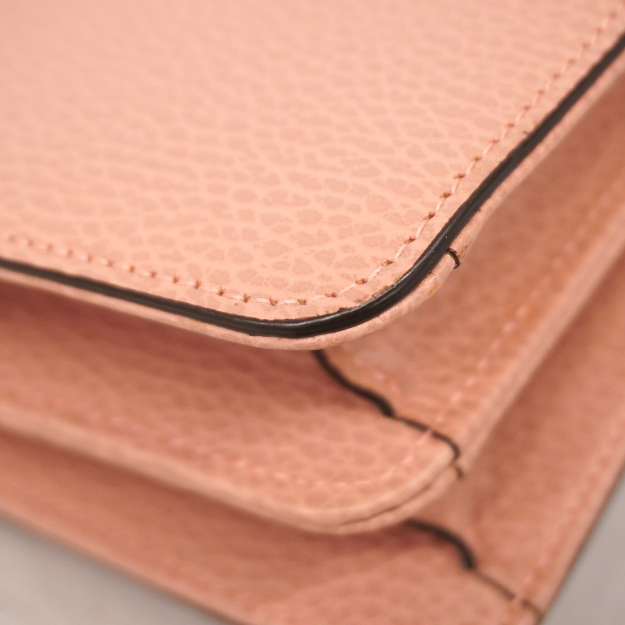 Gucci Pink Leather Shoulder Bag (Pre-Owned)
