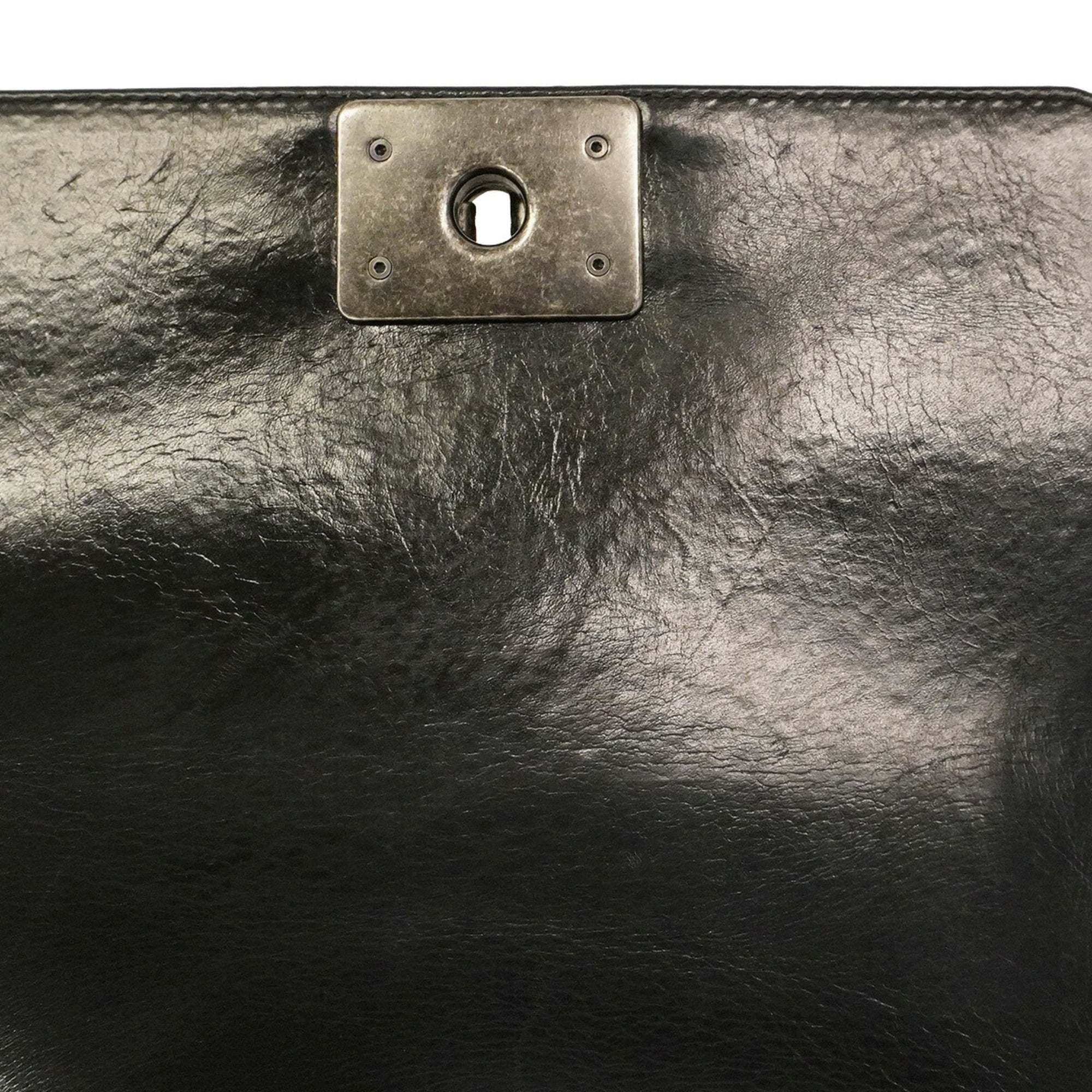Chanel Black Leather Shoulder Bag (Pre-Owned)