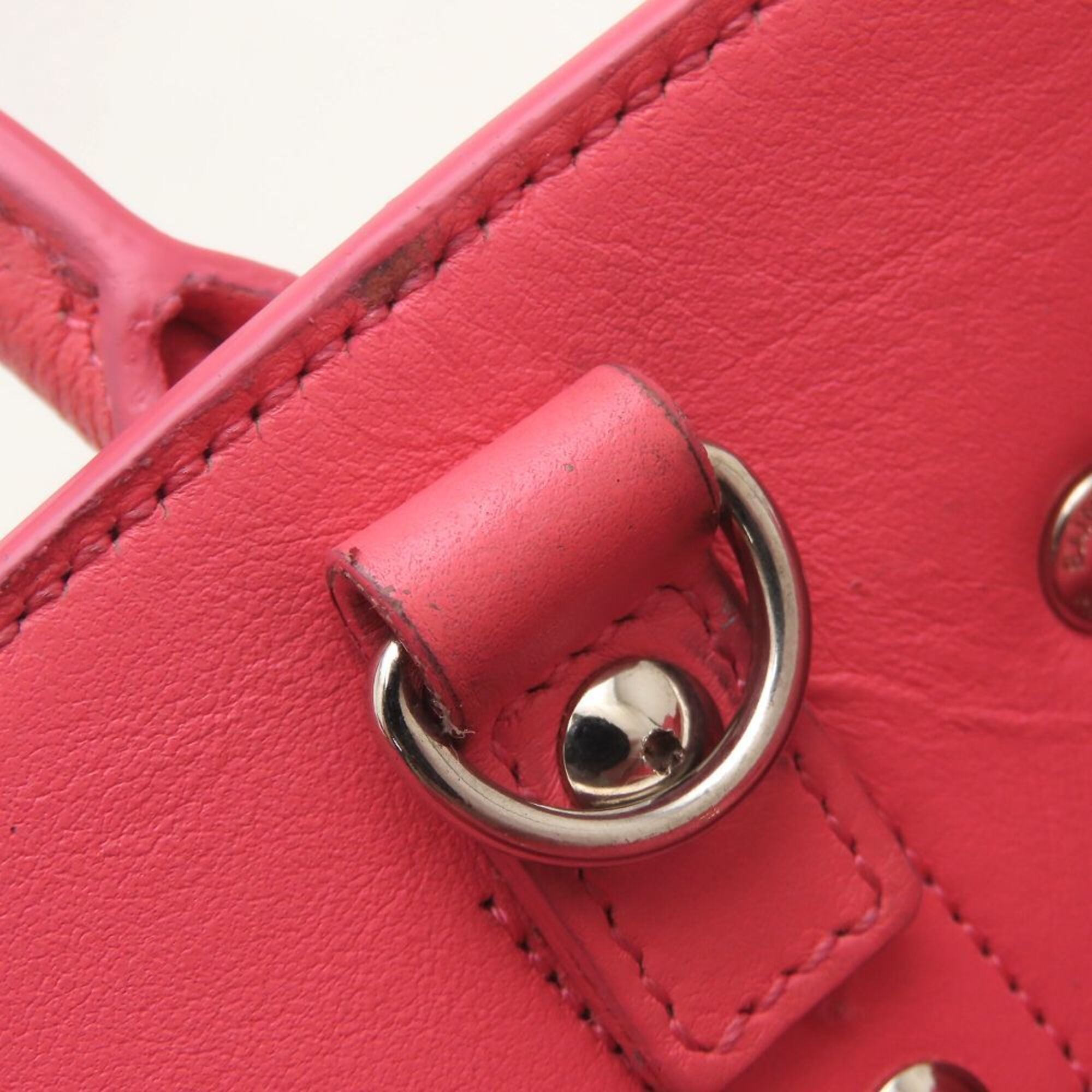 Yves Saint Laurent Sac De Jour Pink Leather Handbag (Pre-Owned)