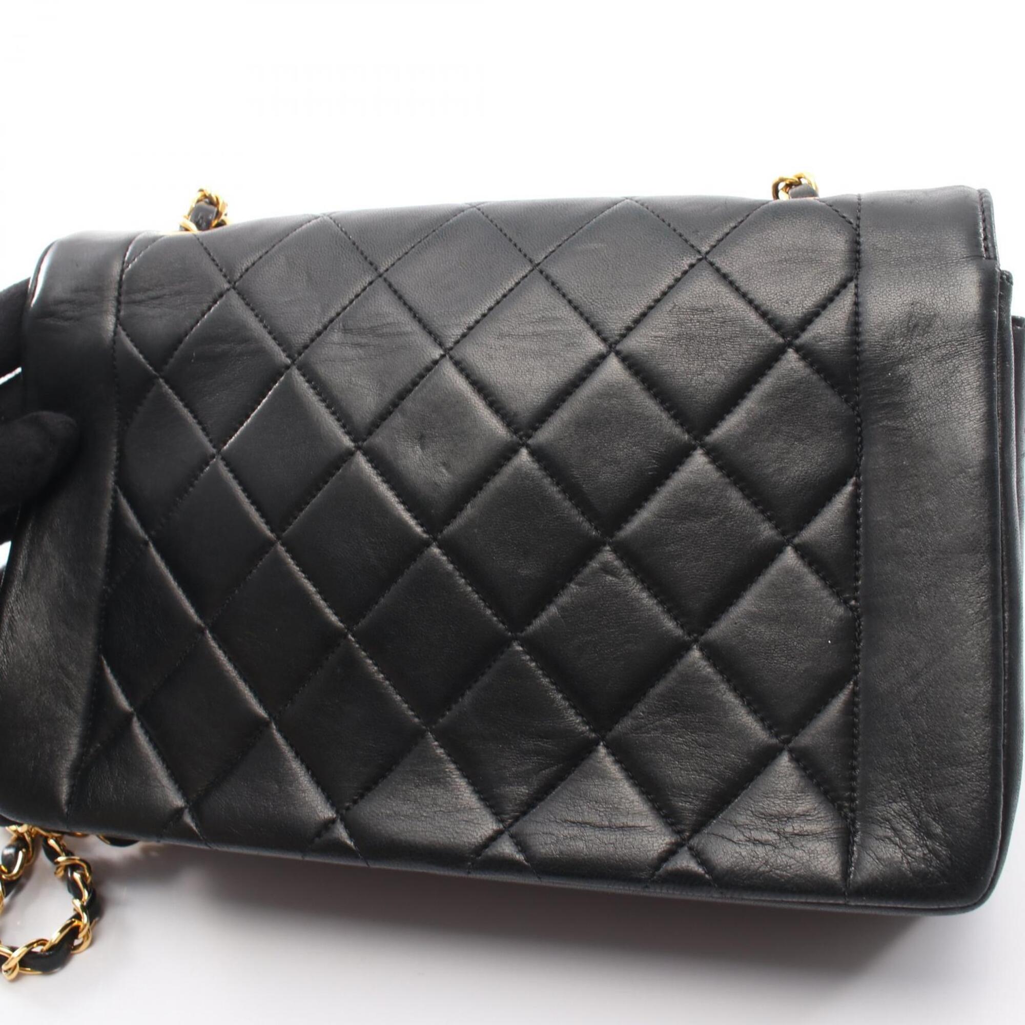 Chanel Black Leather Handbag Shoulder Bag (Pre-Owned)