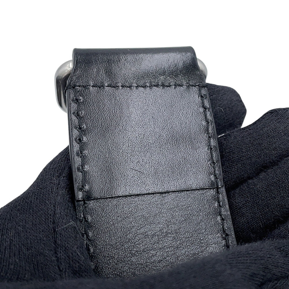 Louis Vuitton Noir Leather Handbag (Pre-Owned)