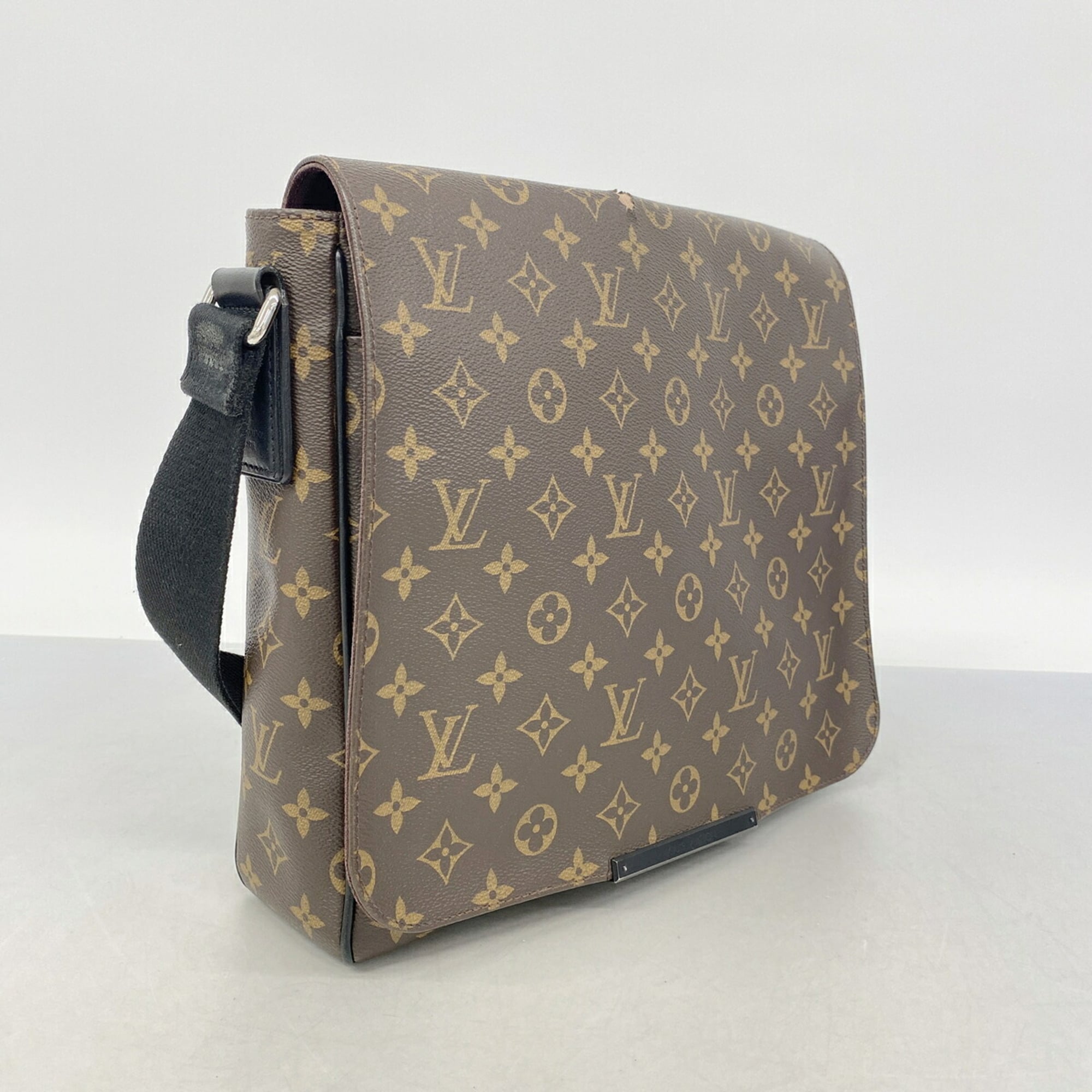 Louis Vuitton Brown Shoulder Bag (Pre-Owned)
