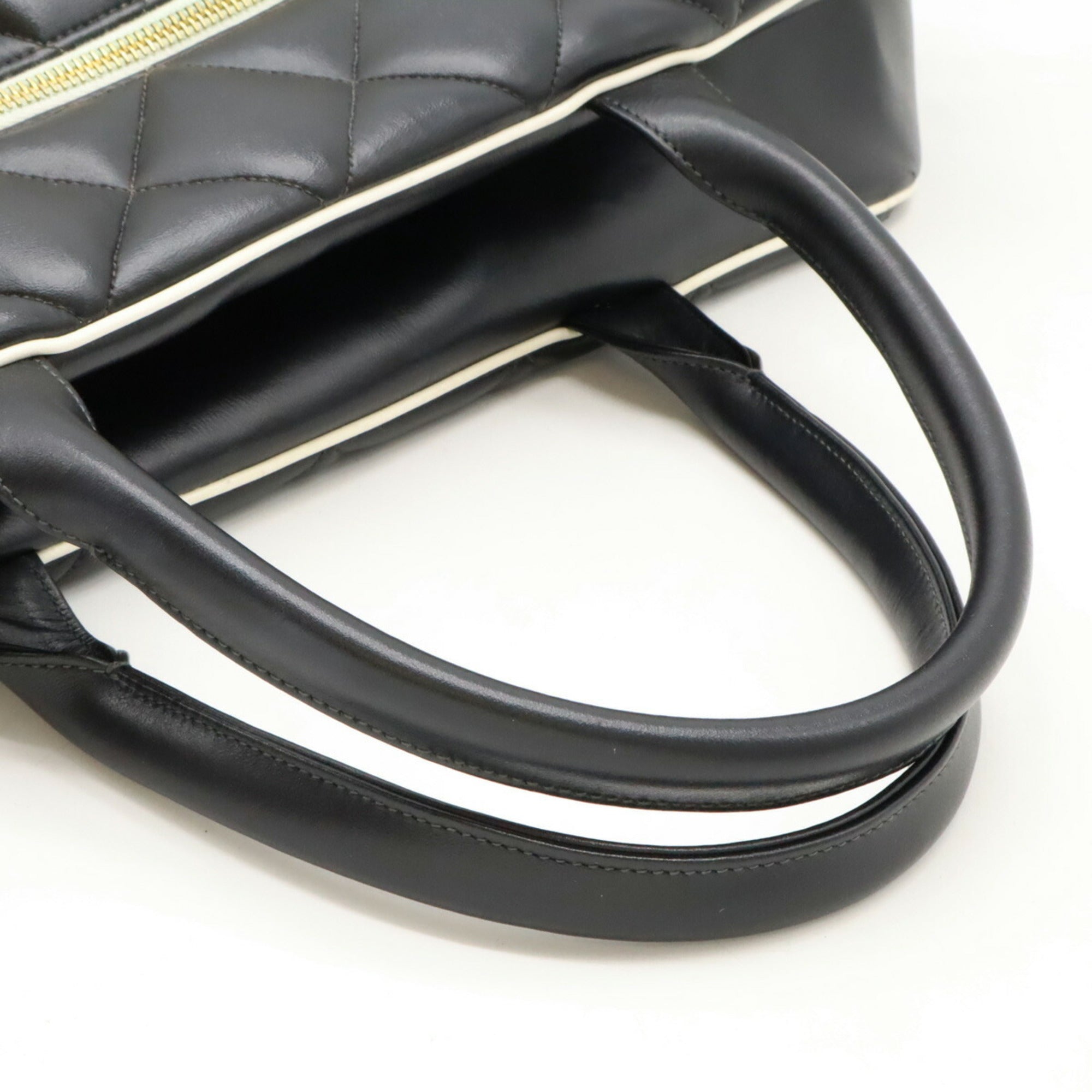 Chanel Black White Leather Boston Bag (Pre-Owned)