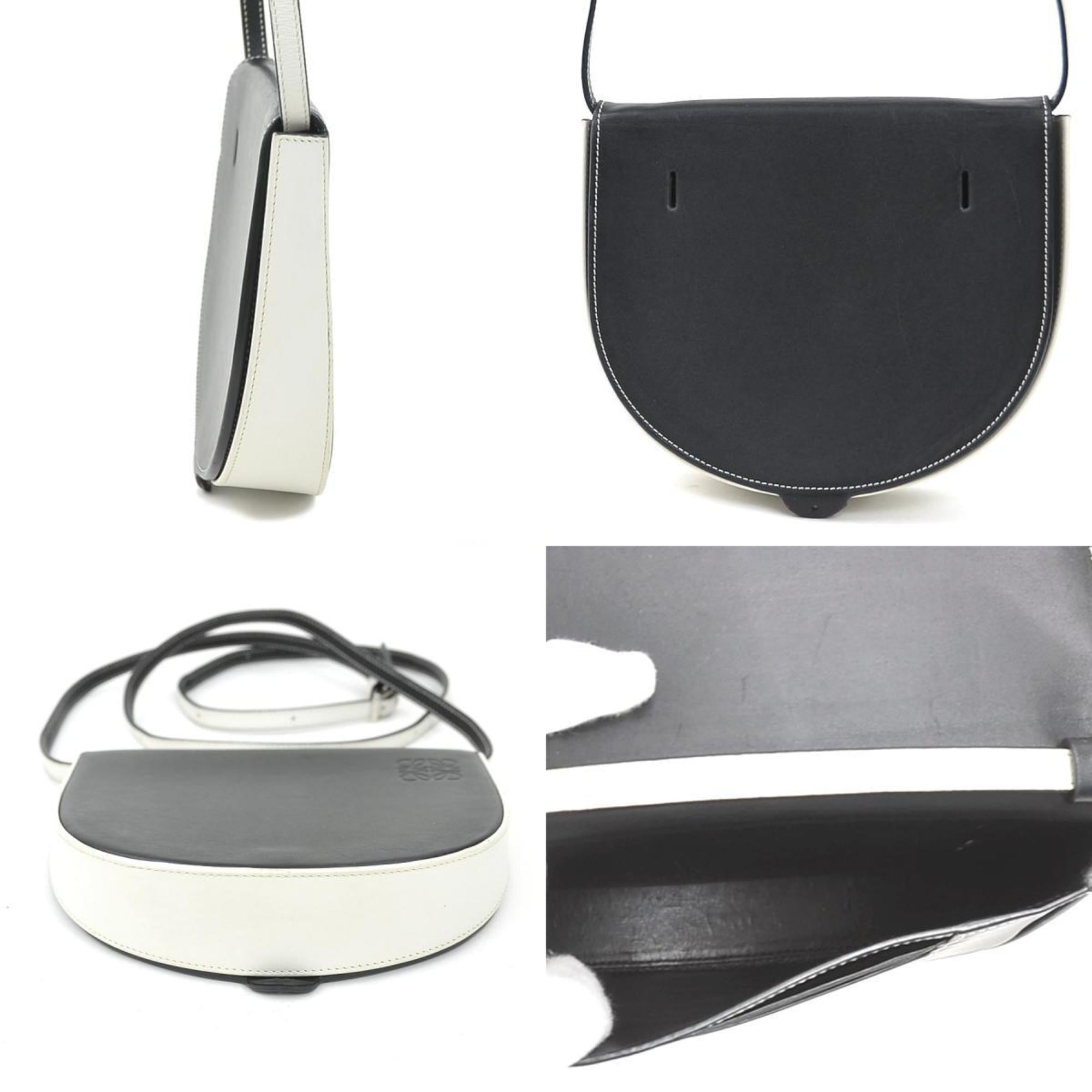 Loewe Black White Leather Shoulder Bag (Pre-Owned)