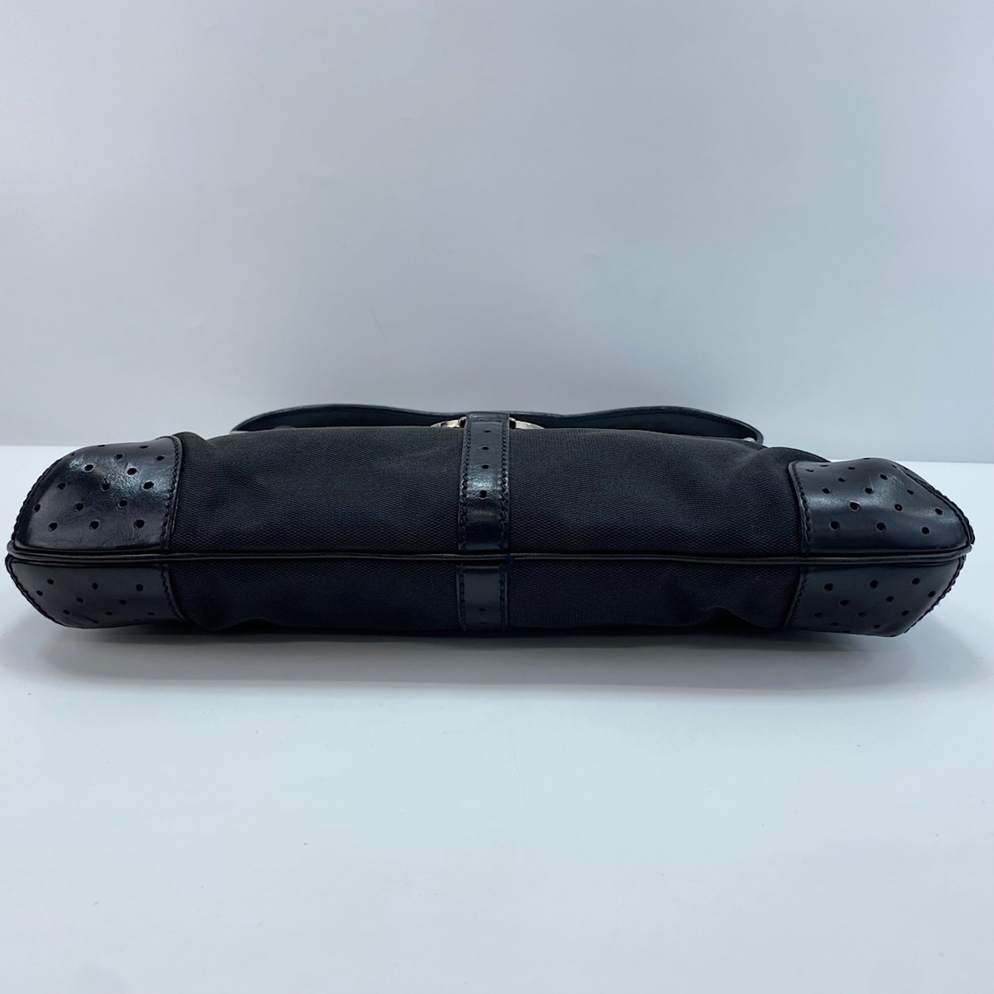 Gucci Black Shoulder Bag (Pre-Owned)