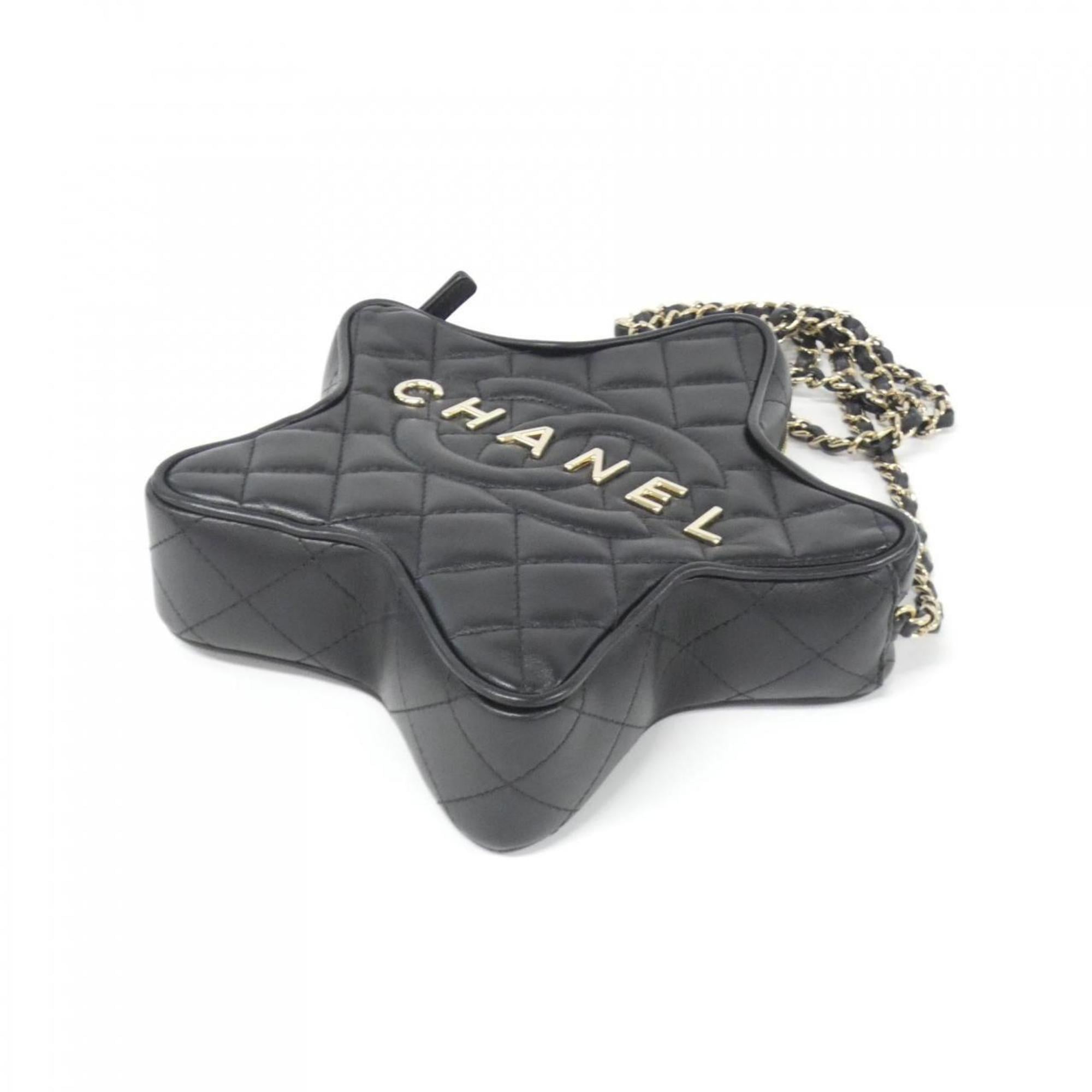 Chanel Black Leather Shoulder Bag (Pre-Owned)