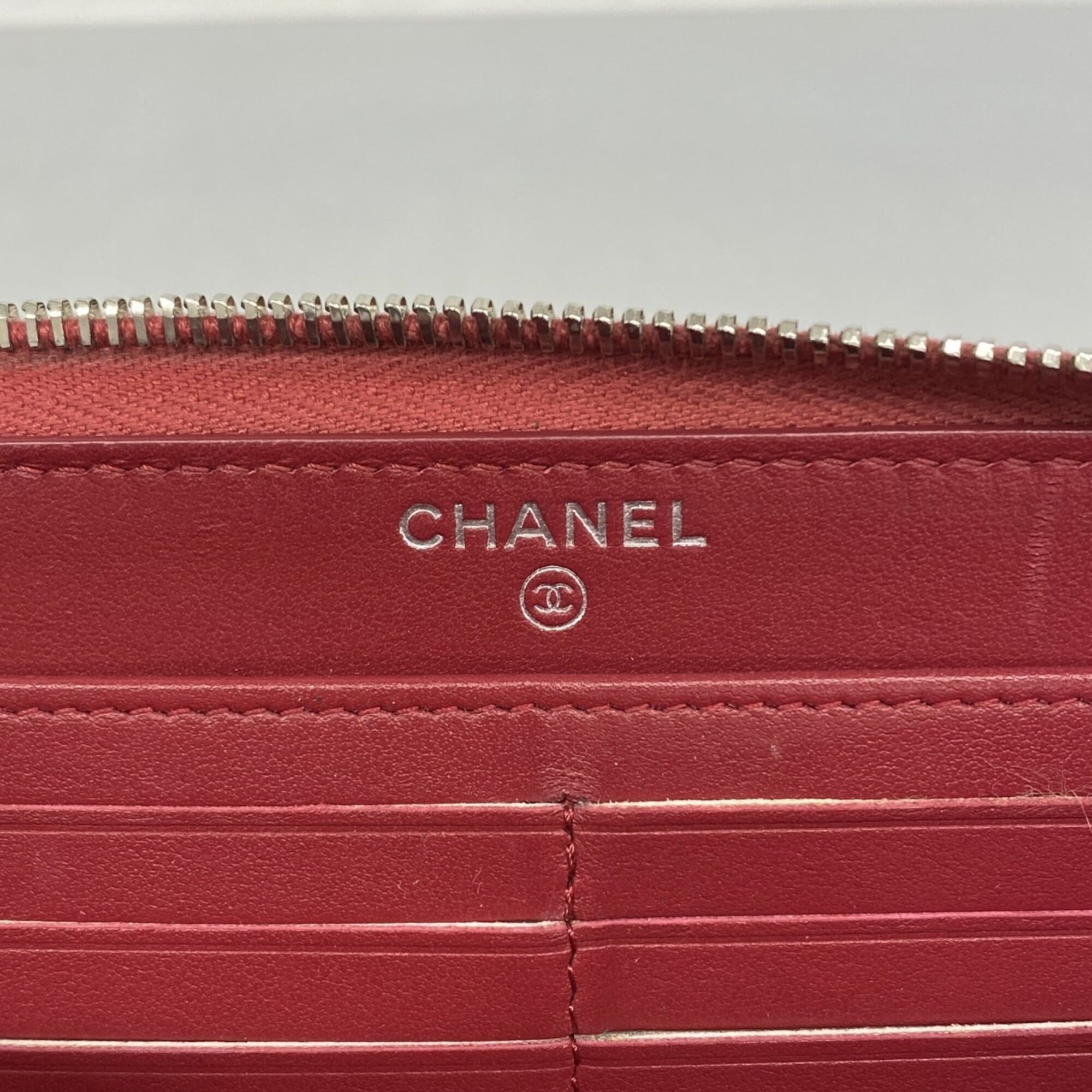 Chanel Red Color Grained Calfskin Long Wallet (Bi-Fold) (Pre-Owned)
