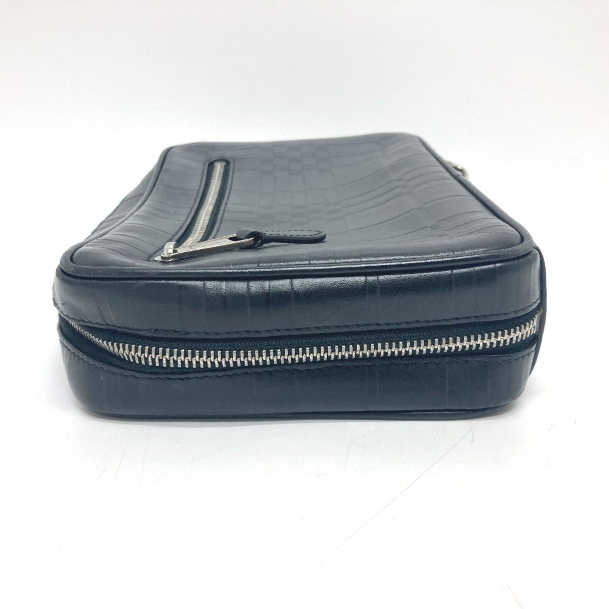 Burberry Black Leather Clutch Bag (Pre-Owned)