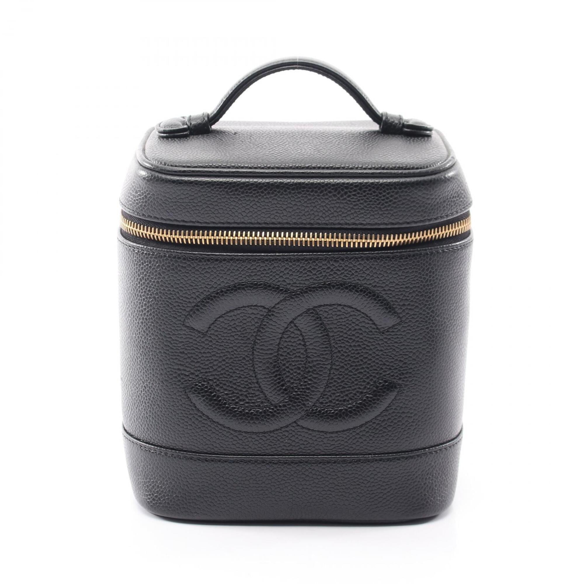 Chanel Black Grained Calfskin Handbag (Pre-Owned)