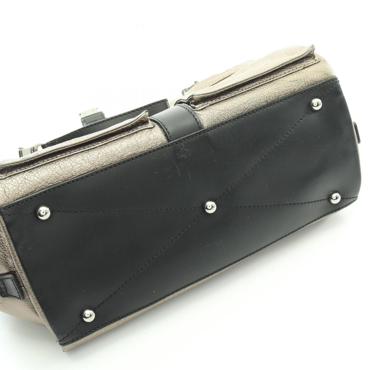 Loewe Black Gold Leather Handbag (Pre-Owned)
