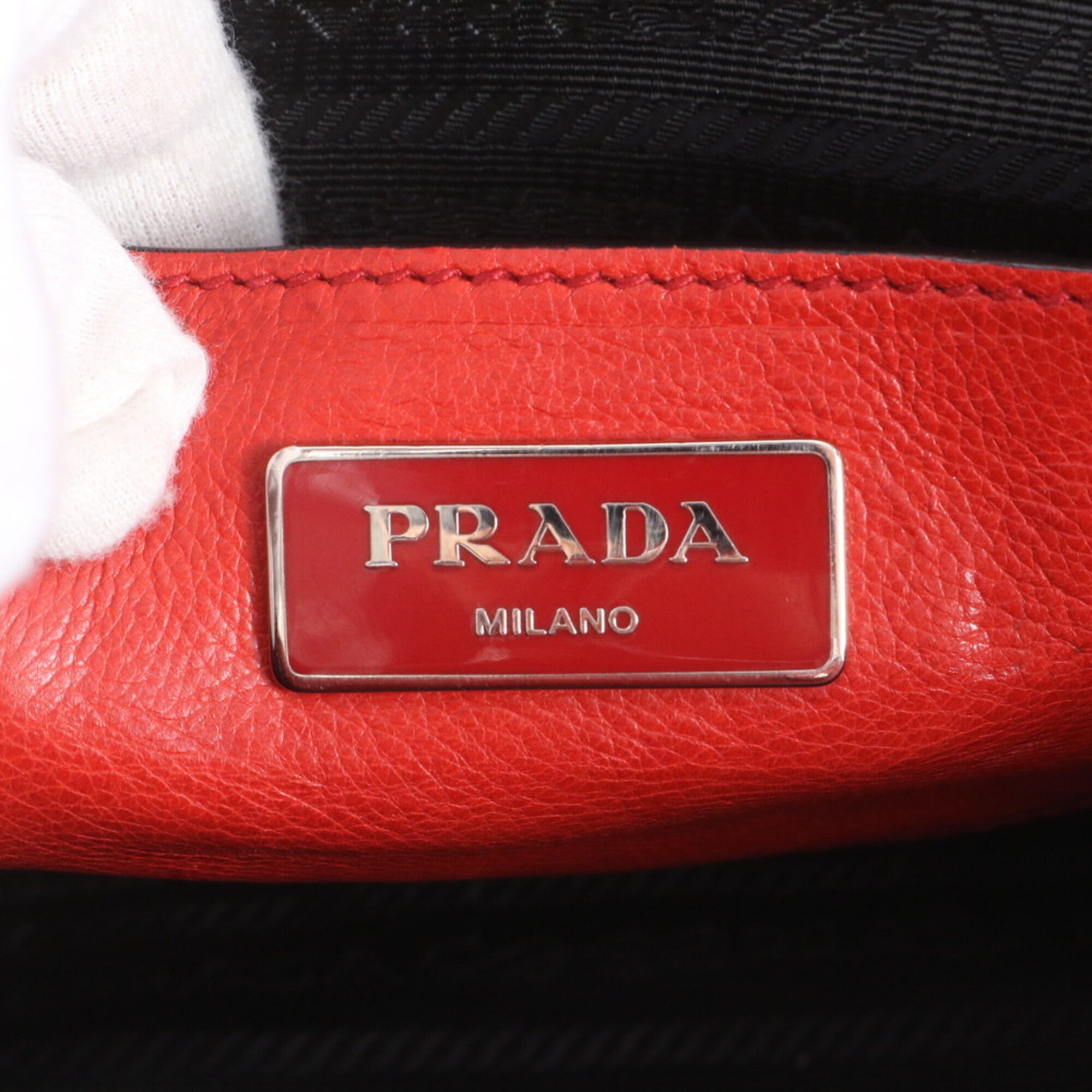 Prada Red Color Leather Shoulder Bag (Pre-Owned)
