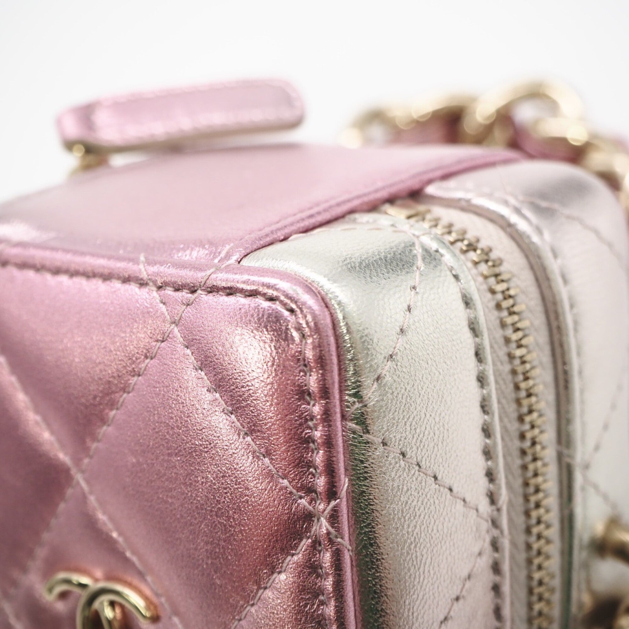 Chanel Matelasse Pink Silver Leather Shoulder Bag (Pre-Owned)