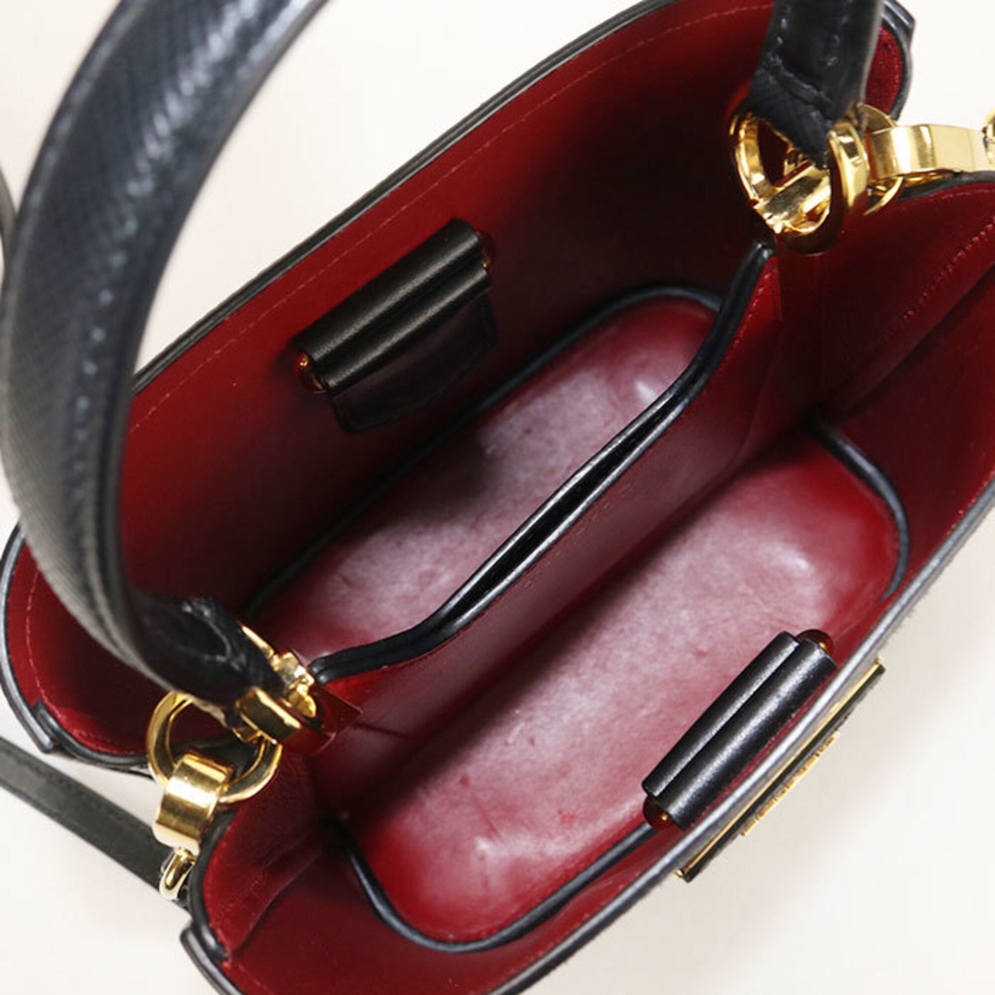 Prada Black Leather Handbag (Pre-Owned)