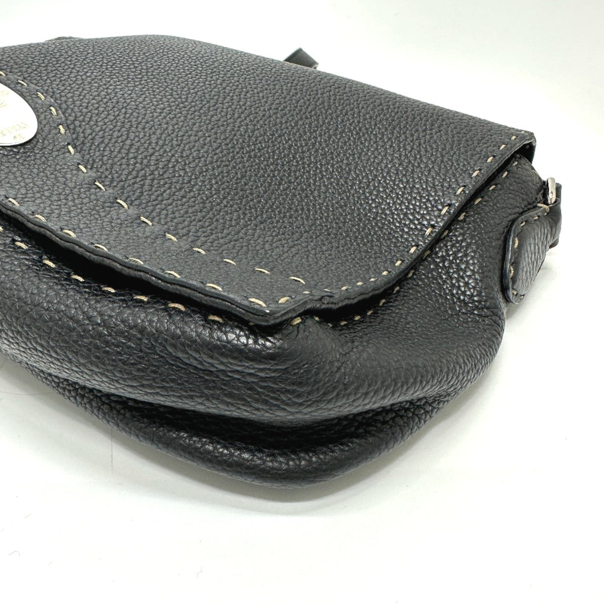 Fendi Black Leather Shoulder Bag (Pre-Owned)