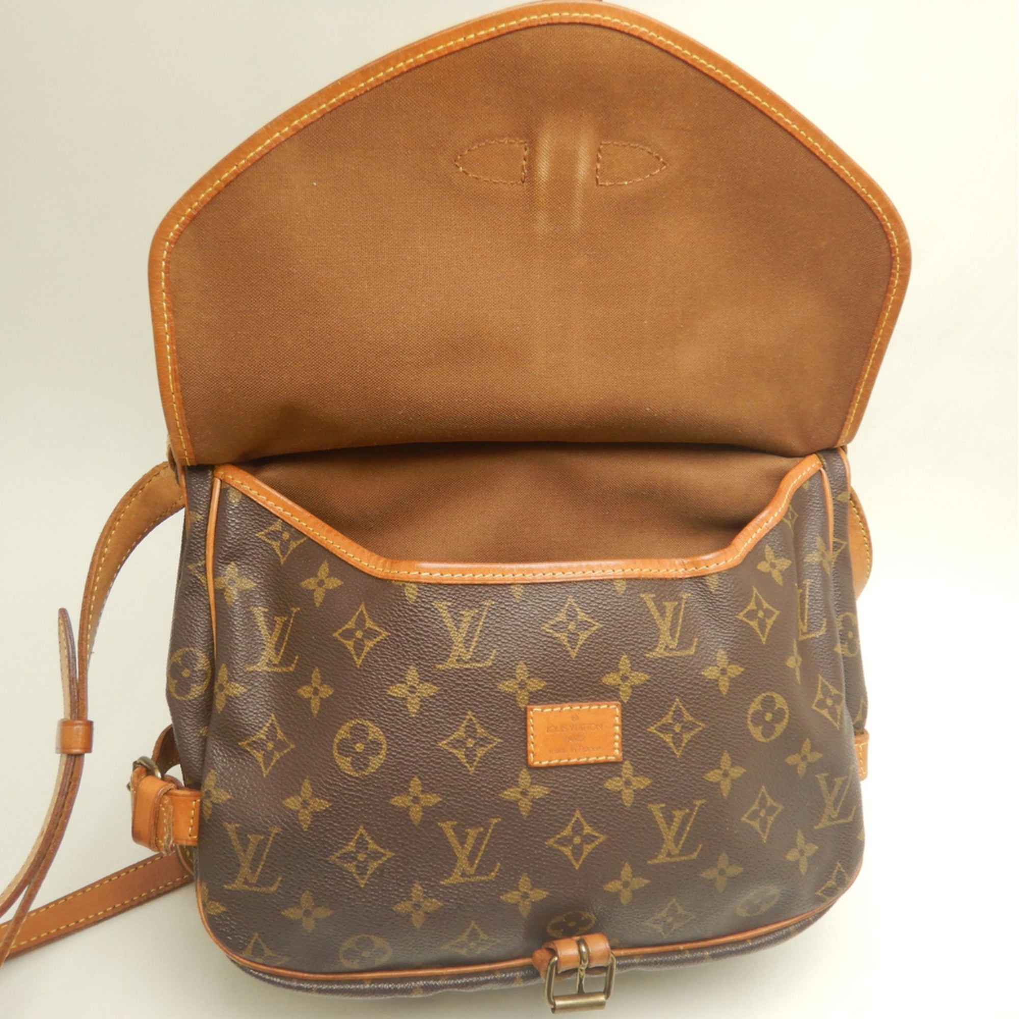 Louis Vuitton Brown Monogram Canvas Shoulder Bag (Pre-Owned)