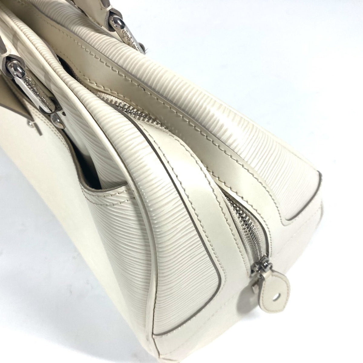 Louis Vuitton Epi Lv Off White White Epi Leather Boston Bag Handbag Shoulder Bag (Pre-Owned)