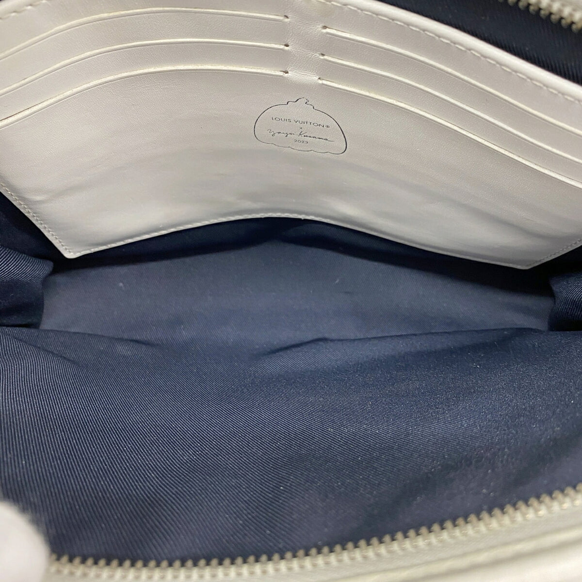 Louis Vuitton Blue White Clutch Bag (Pre-Owned)