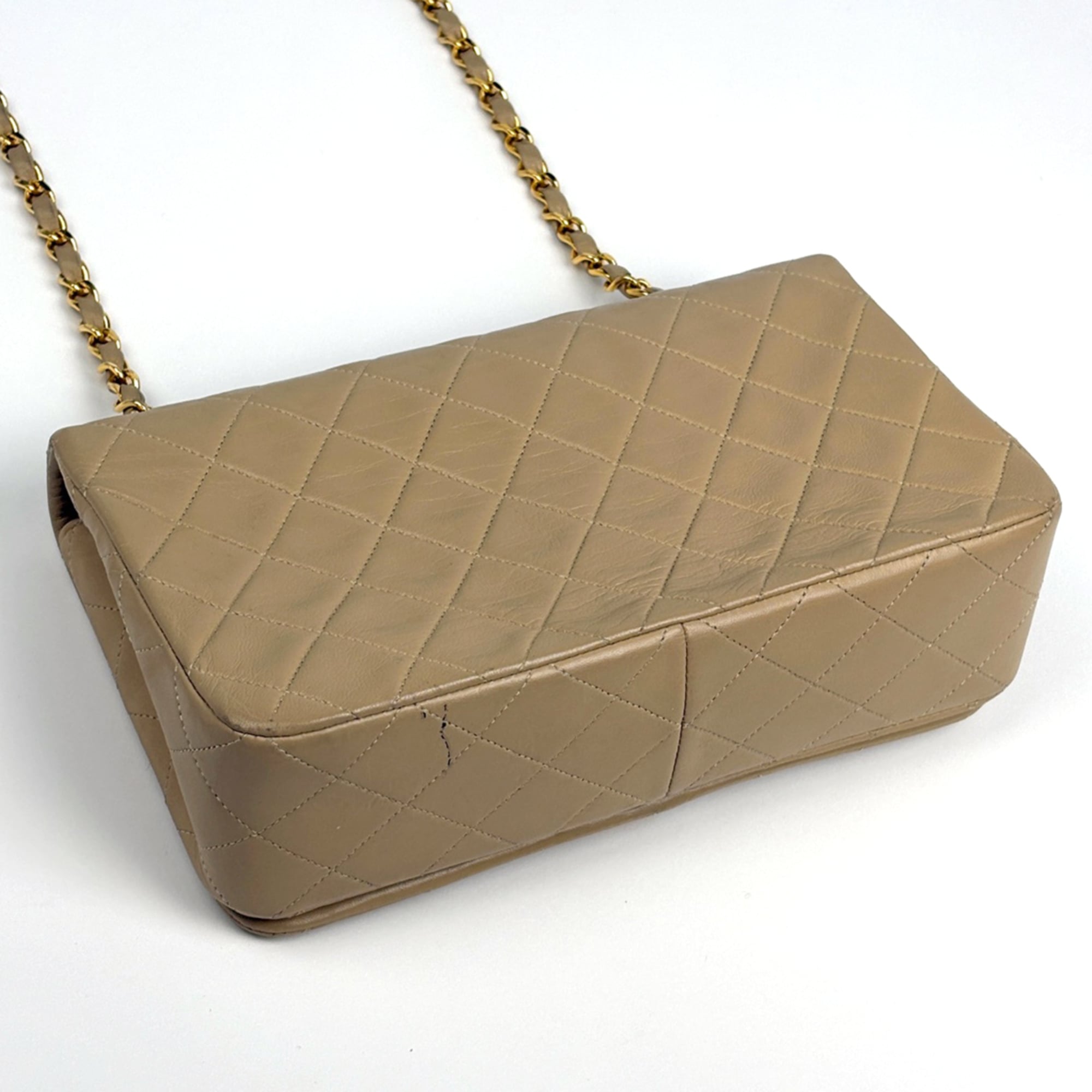 Chanel Matelasse Beige Leather Shoulder Bag (Pre-Owned)