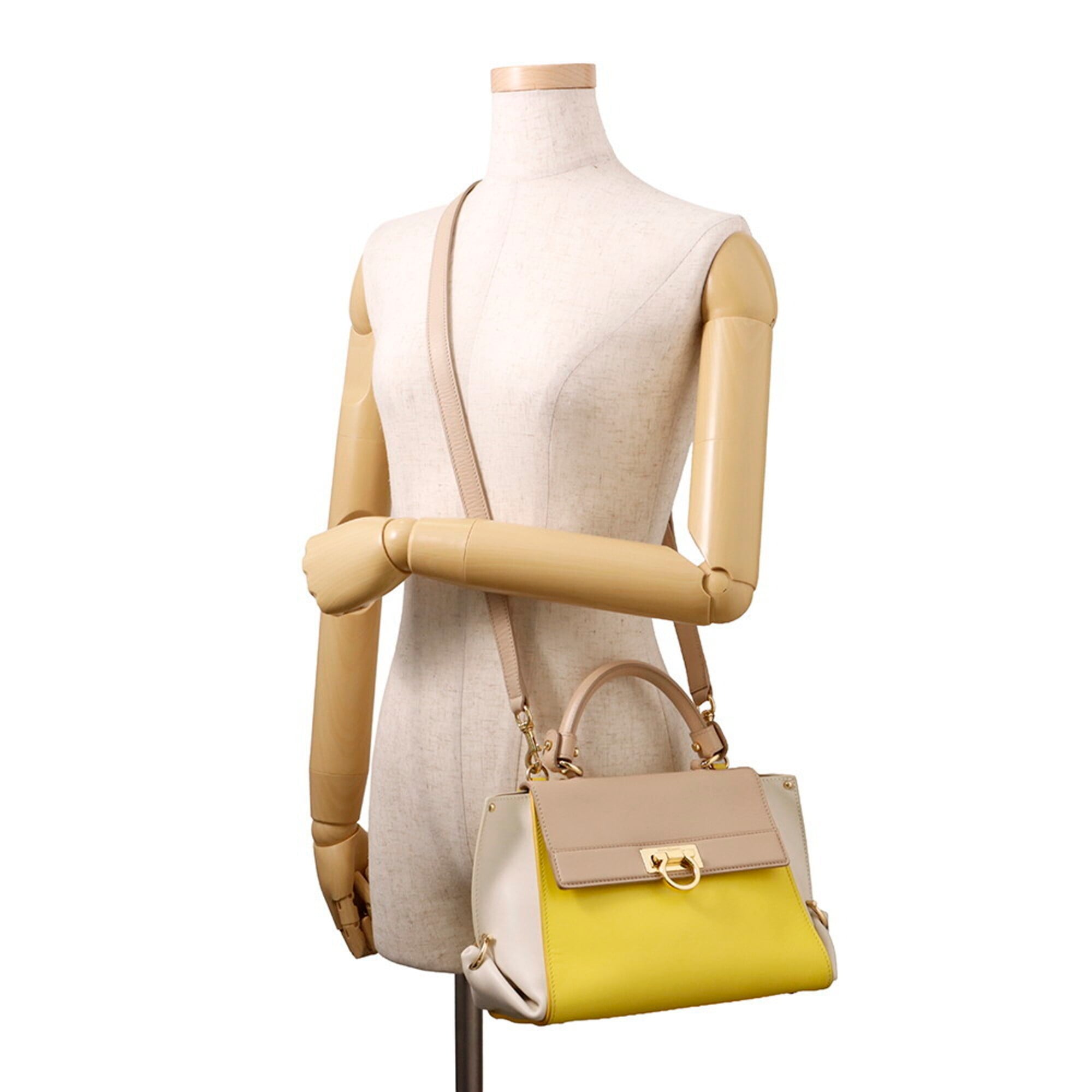 Salvatore Ferragamo Beige Leather Handbag (Pre-Owned)