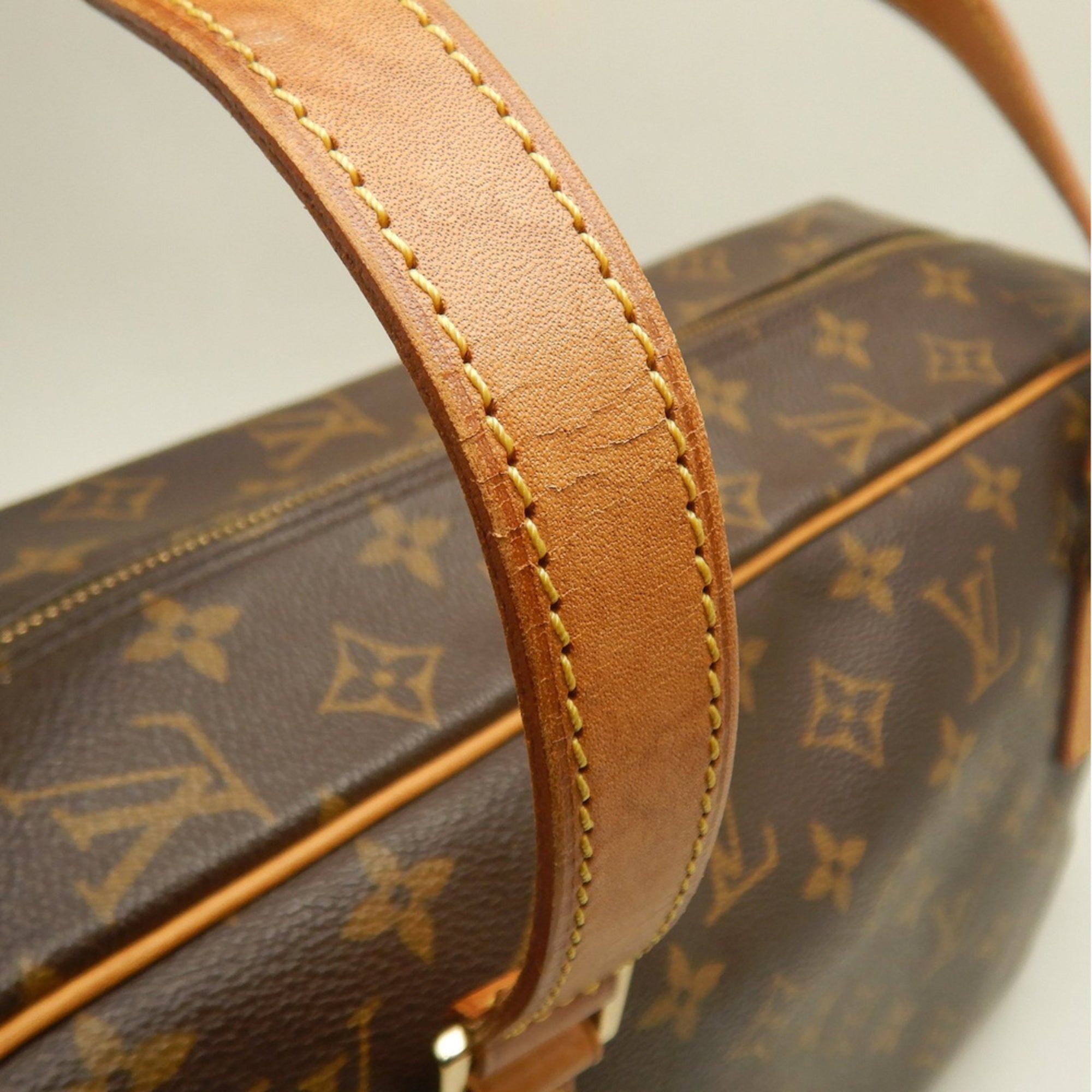 Louis Vuitton Brown Monogram Monogram Canvas Shoulder Bag (Pre-Owned)