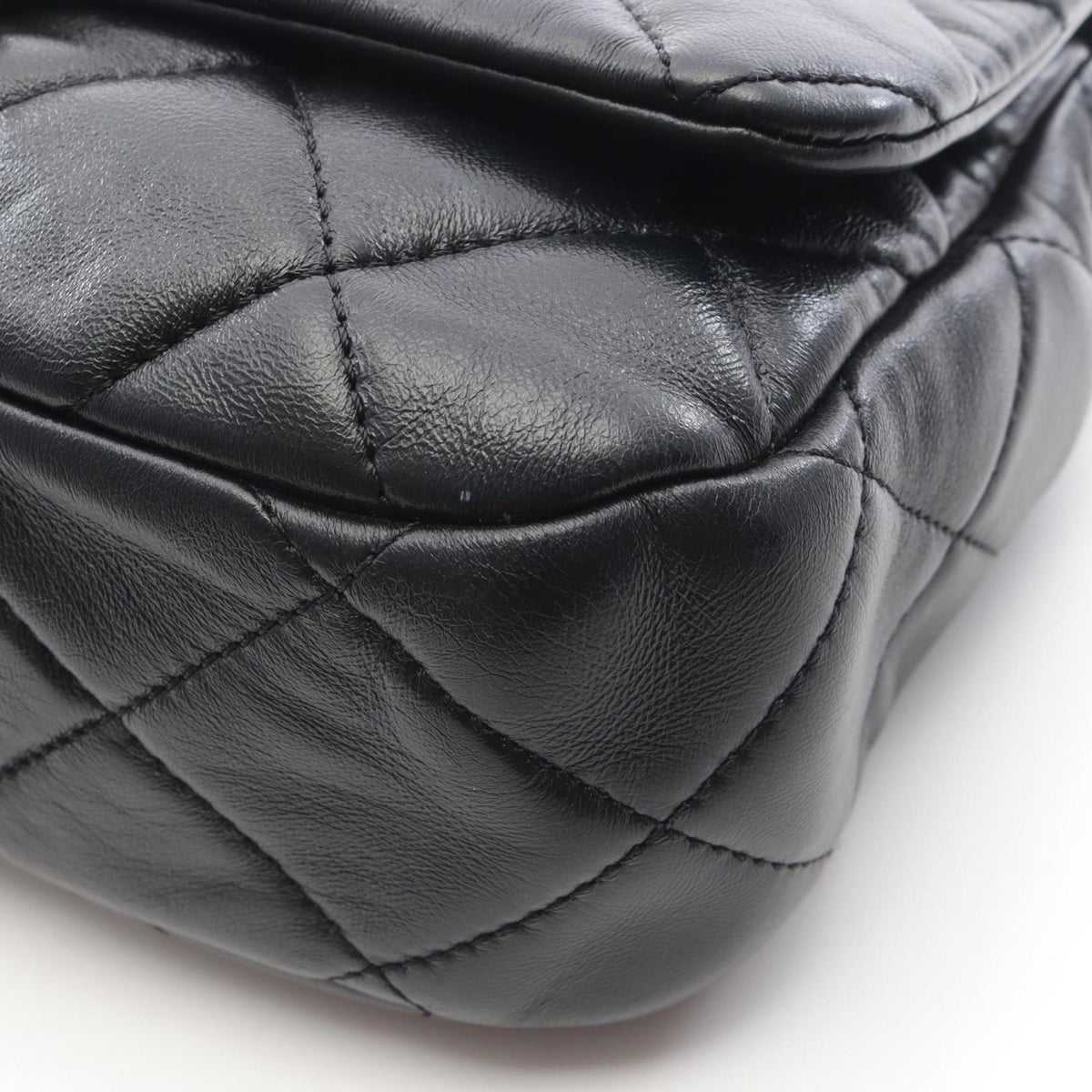 Chanel Black Leather Handbag Shoulder Bag (Pre-Owned)