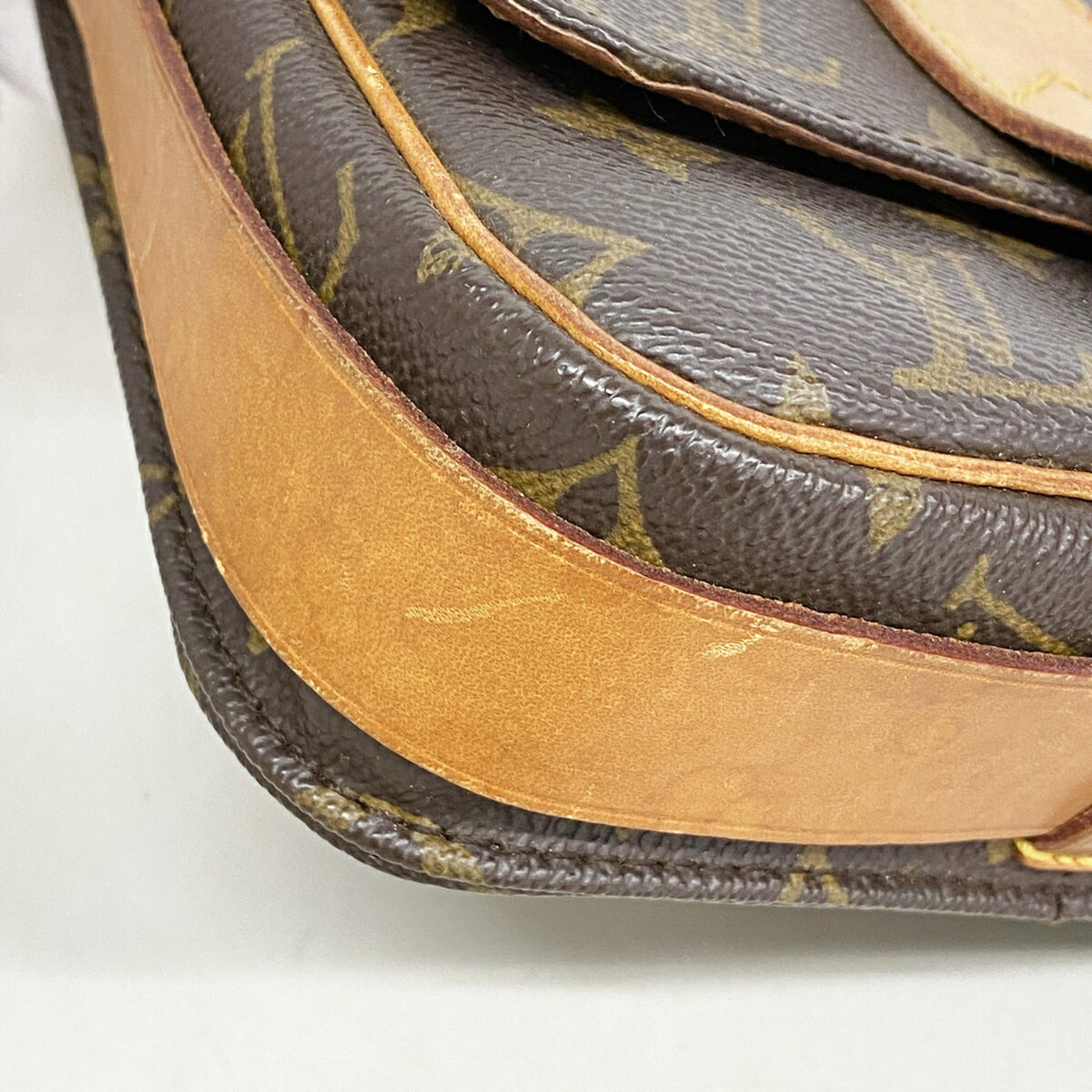 Louis Vuitton Brown Shoulder Bag (Pre-Owned)