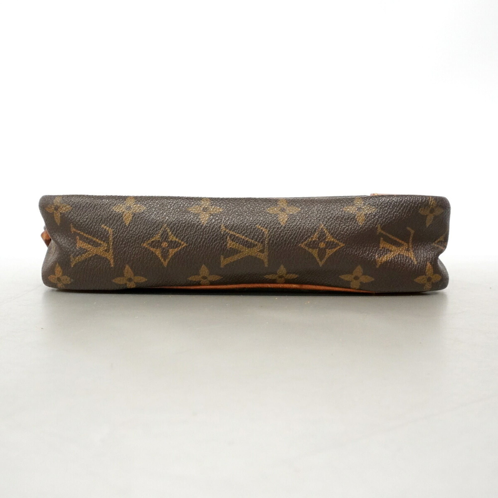 Louis Vuitton Brown Shoulder Bag (Pre-Owned)