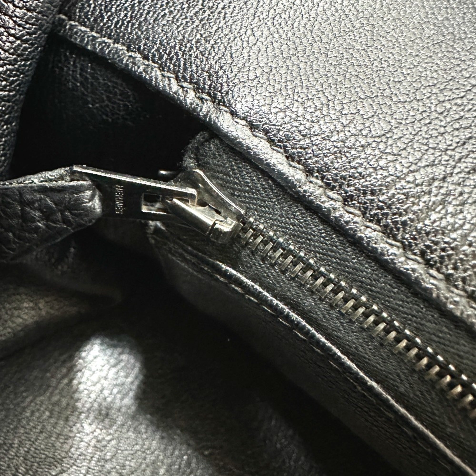 Hermes Black Leather Handbag (Pre-Owned)