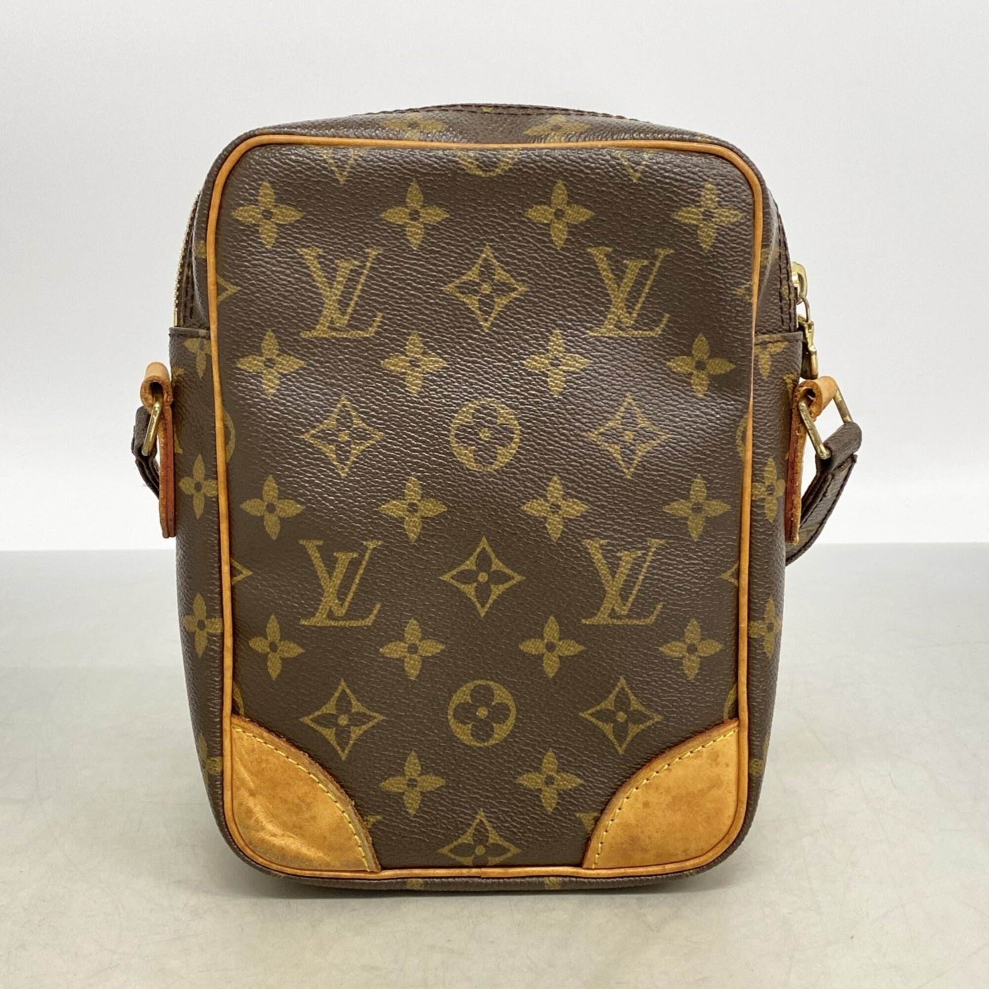 Louis Vuitton Brown Shoulder Bag (Pre-Owned)