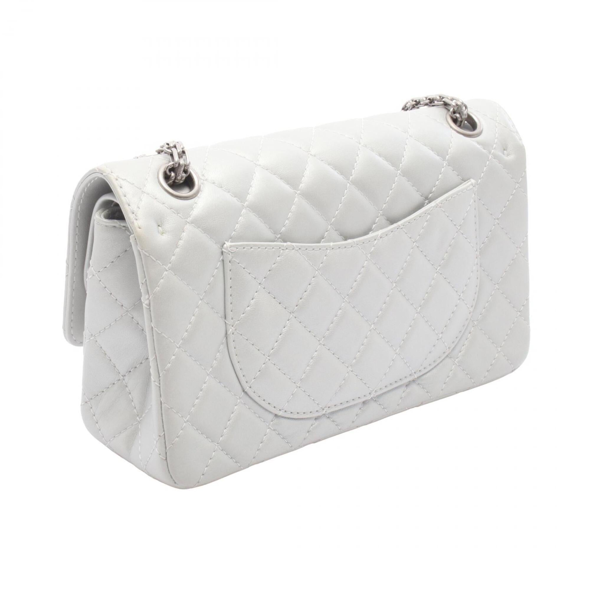 Chanel Silver Leather Handbag Shoulder Bag (Pre-Owned)
