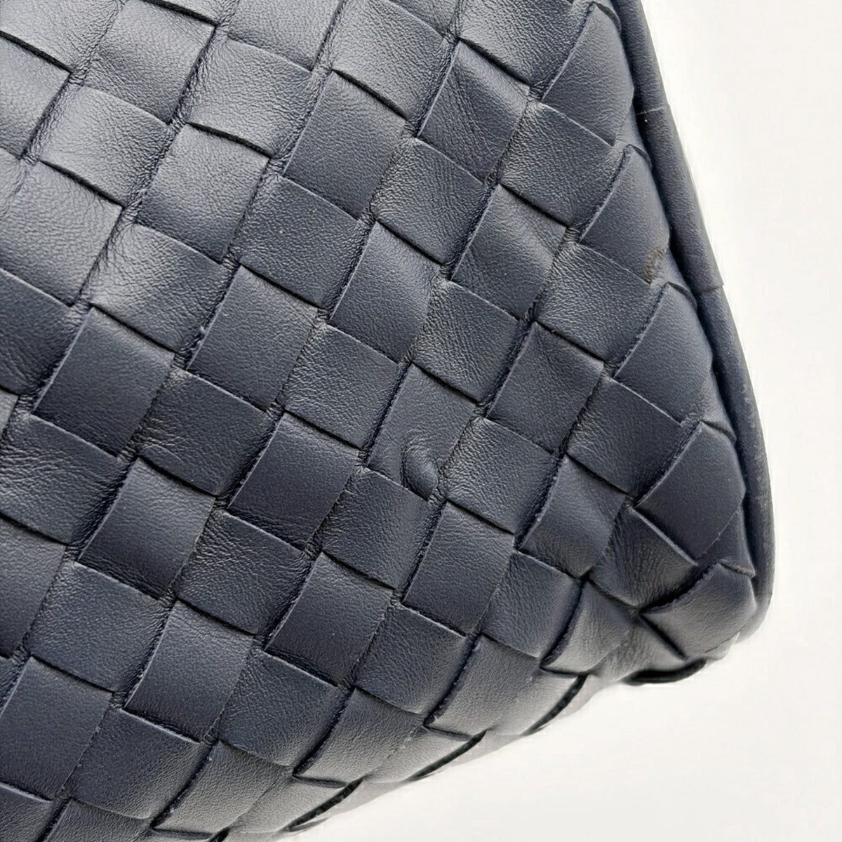 Bottega Veneta Intrecciato Navy Leather Pouch (Pre-Owned)