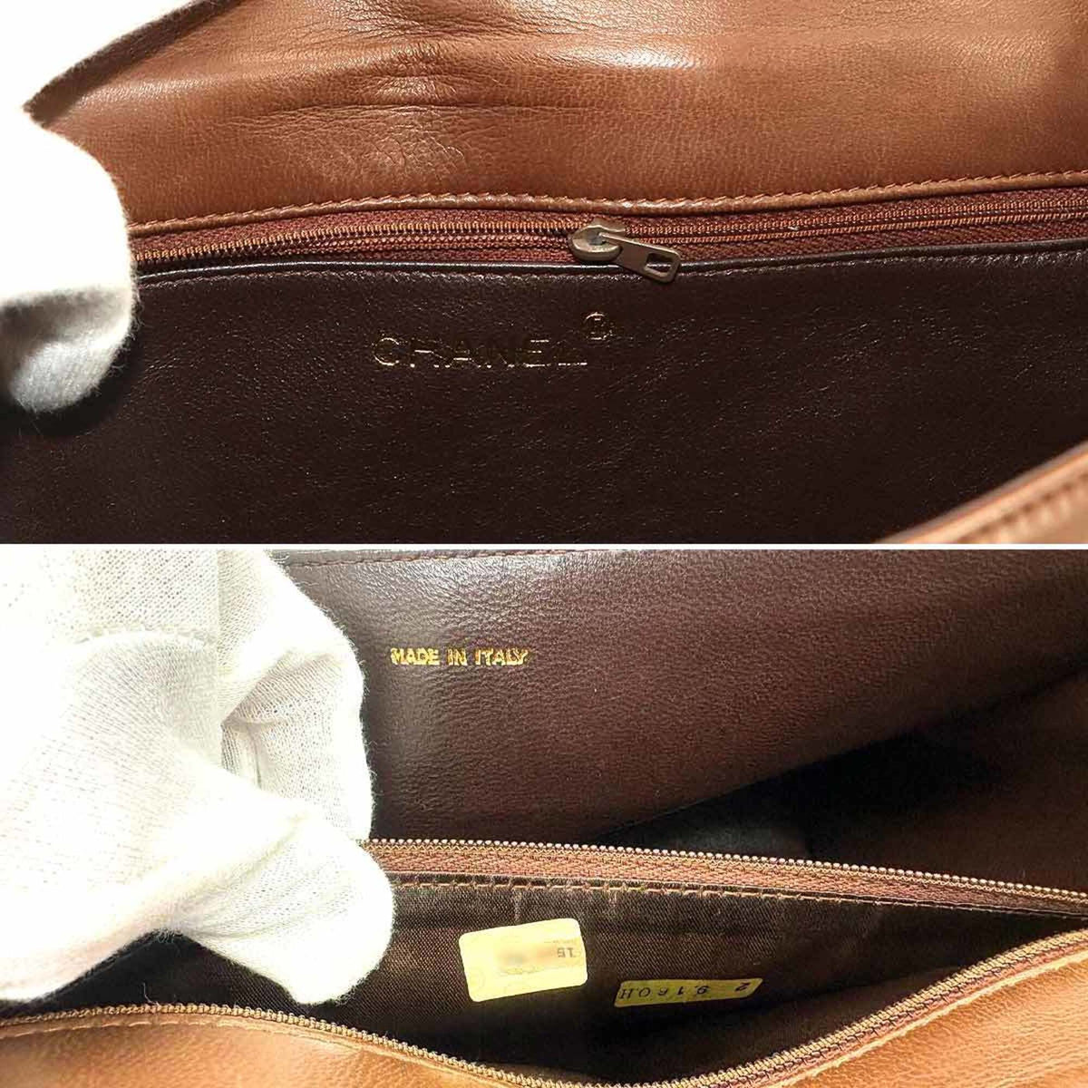 Chanel Brown Leather Handbag Shoulder Bag (Pre-Owned)