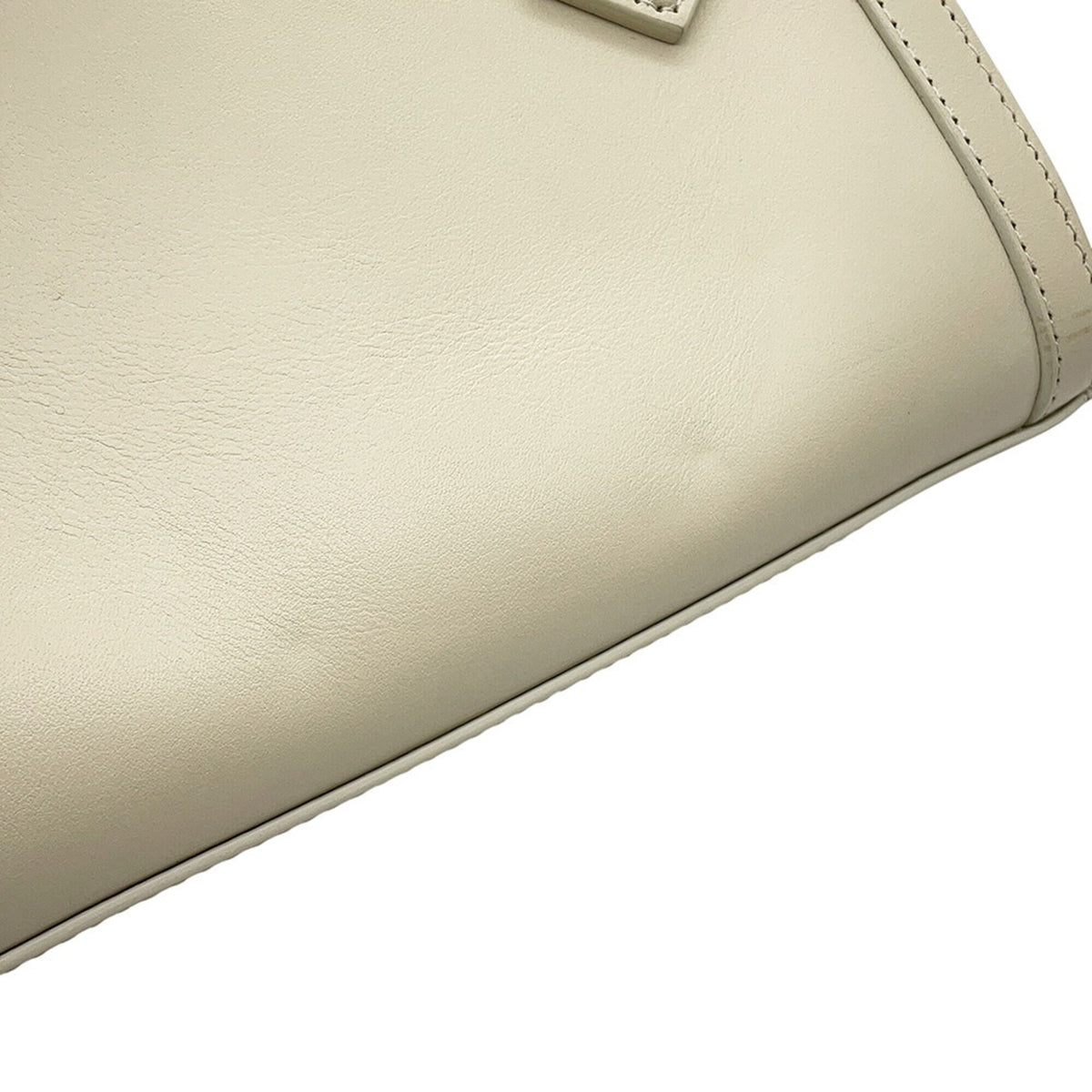 Gucci Ivory Leather Handbag Shoulder Bag (Pre-Owned)