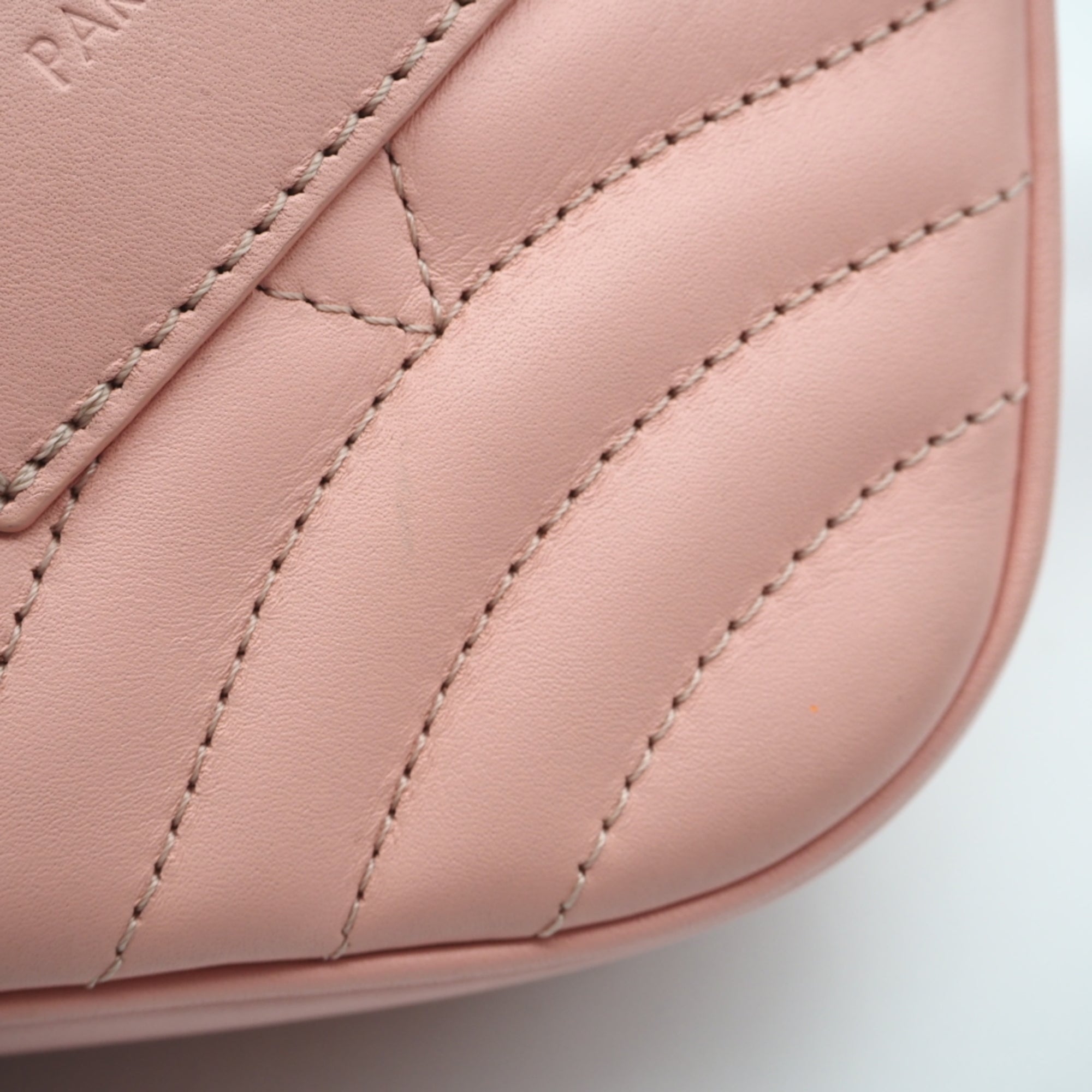 Louis Vuitton Pink Leather Shoulder Bag (Pre-Owned)