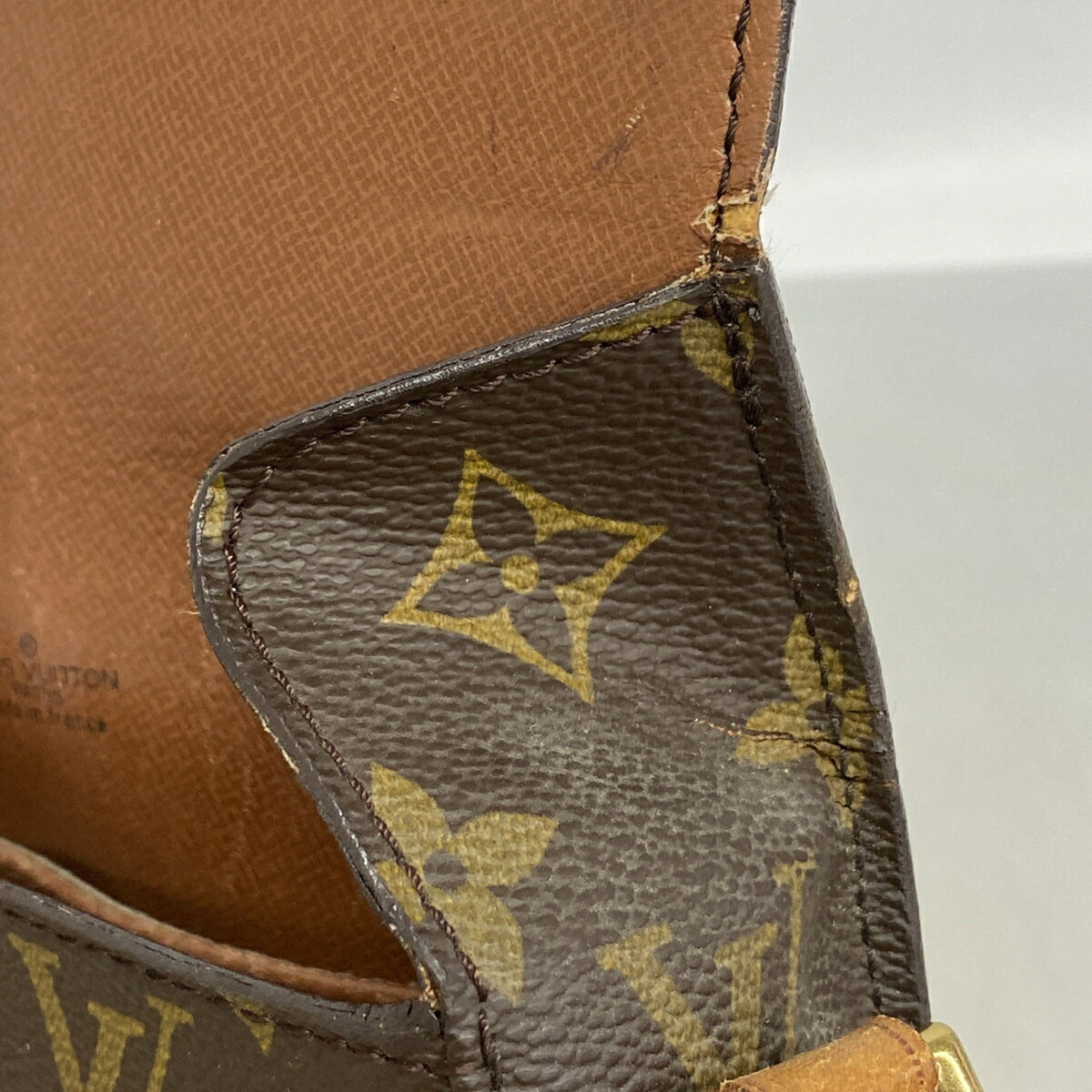 Louis Vuitton Brown Shoulder Bag (Pre-Owned)