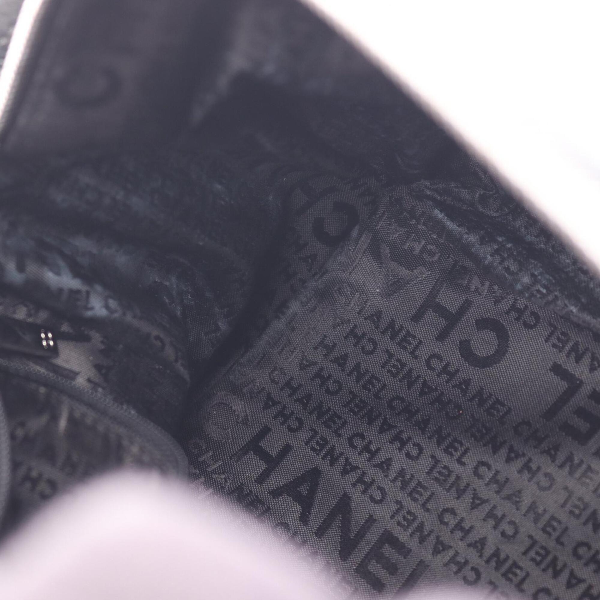 Chanel Black Grained Calfskin Handbag (Pre-Owned)