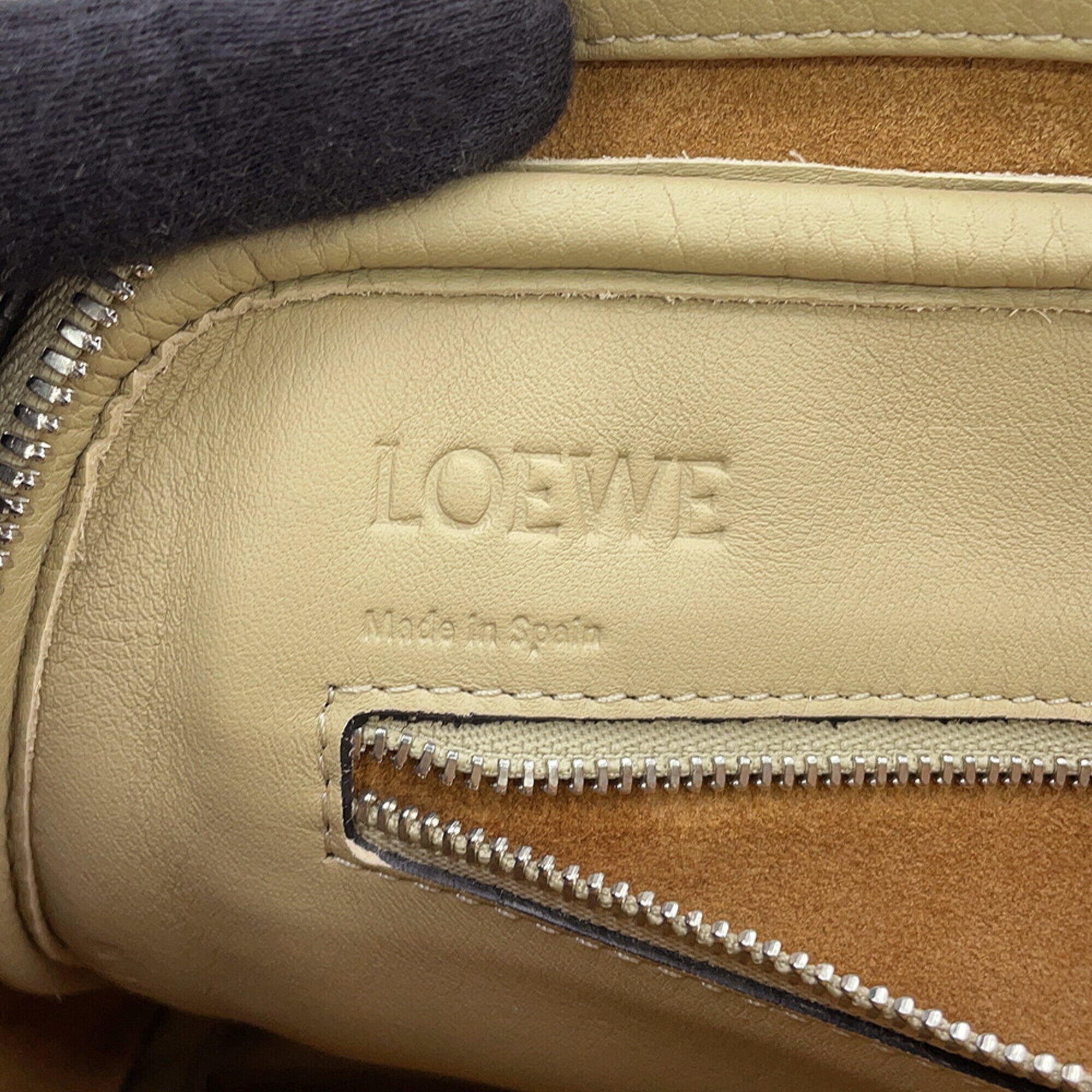 Loewe Beige Leather Handbag (Pre-Owned)