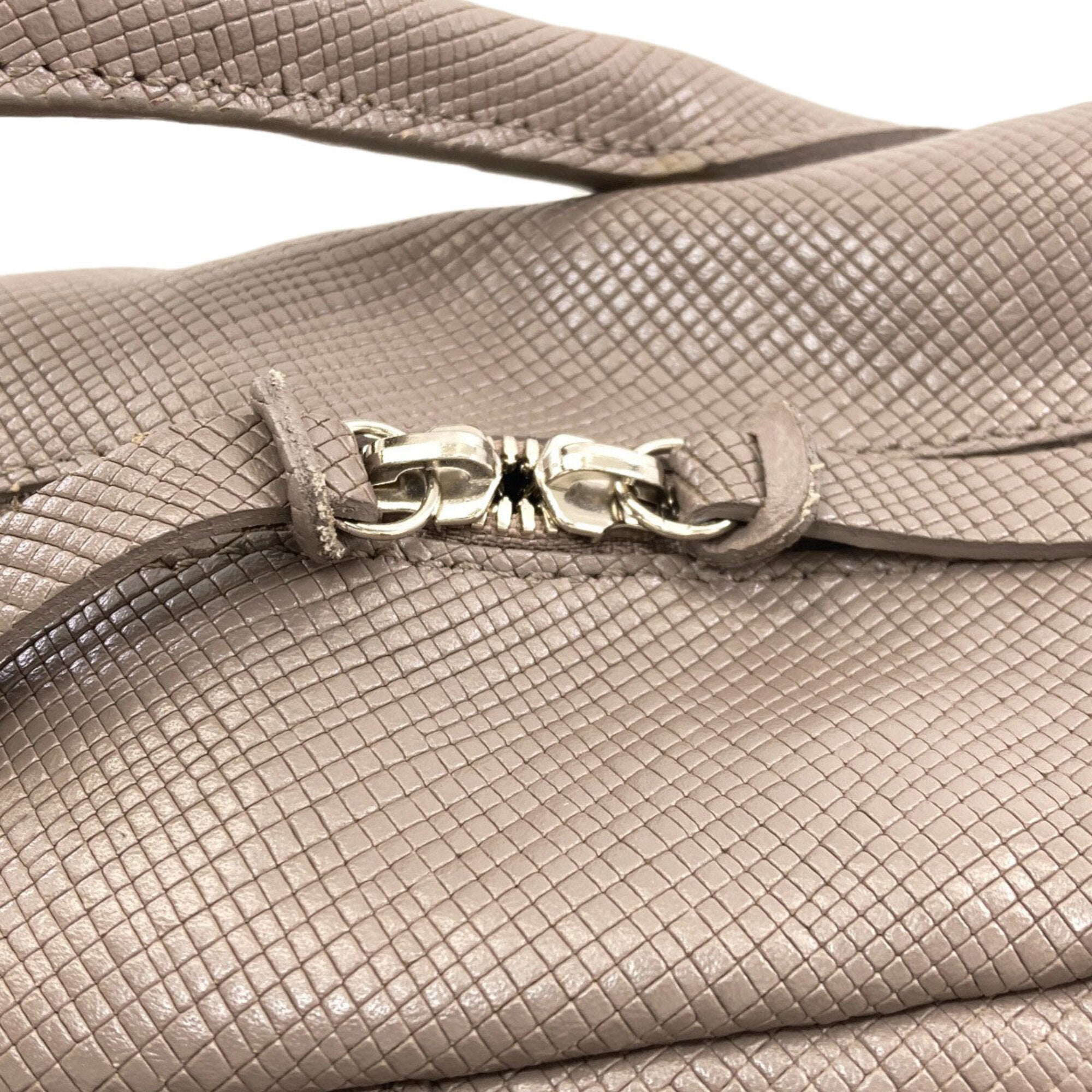 Longchamp Grayish Leather Handbag (Pre-Owned)