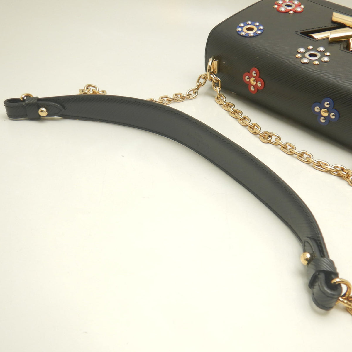 Louis Vuitton Noir Epi Leather Shoulder Bag (Pre-Owned)