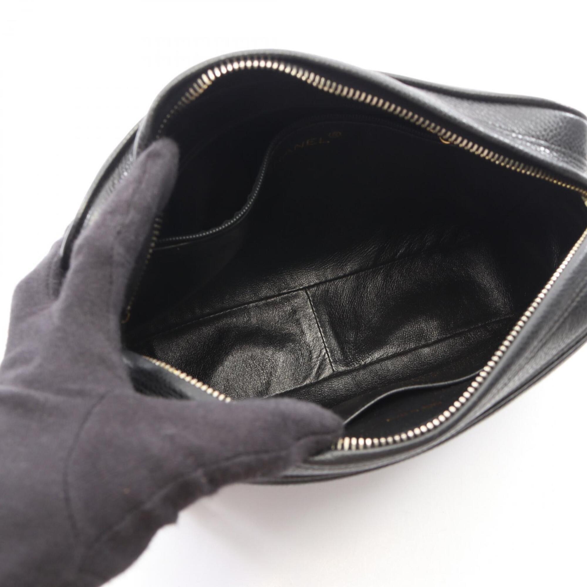 Chanel Black Leather Shoulder Bag (Pre-Owned)