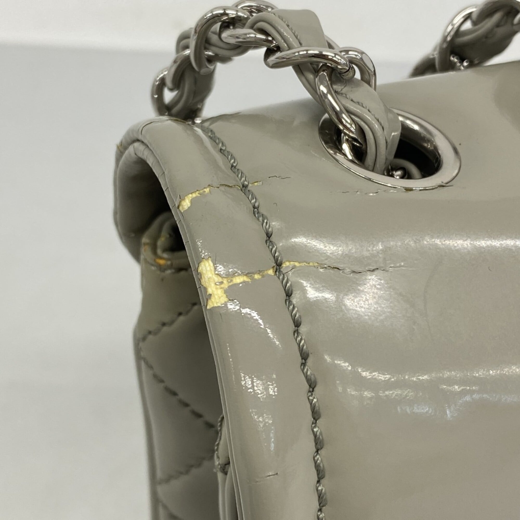 Chanel Gray Patent Leather Shoulder Bag (Pre-Owned)