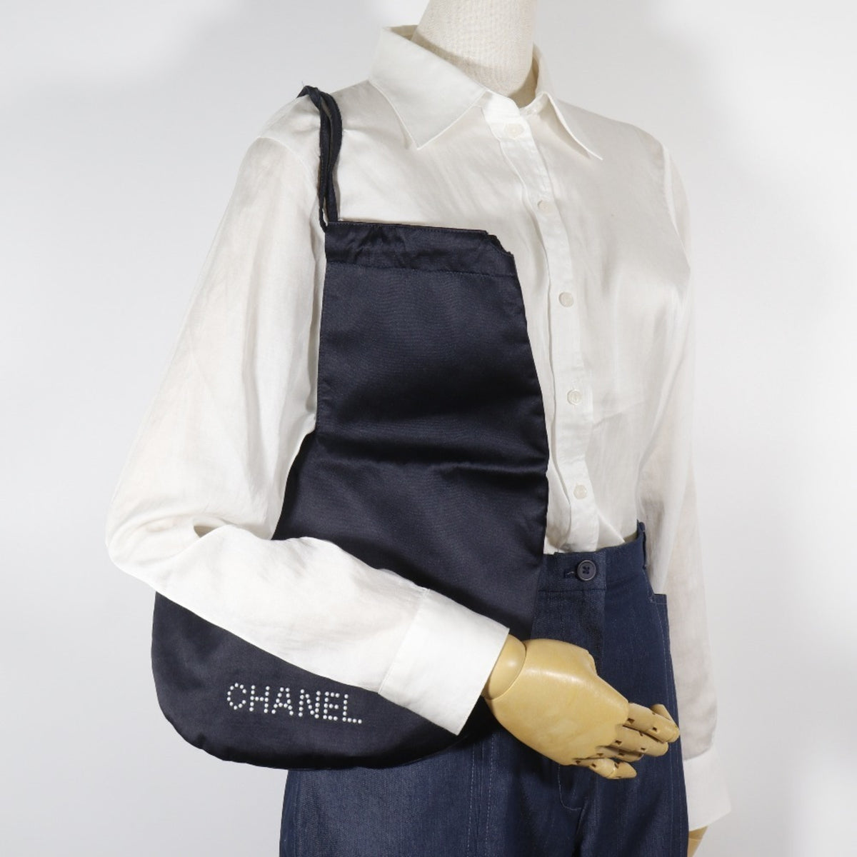Chanel Black Satin Shoulder Bag (Pre-Owned)